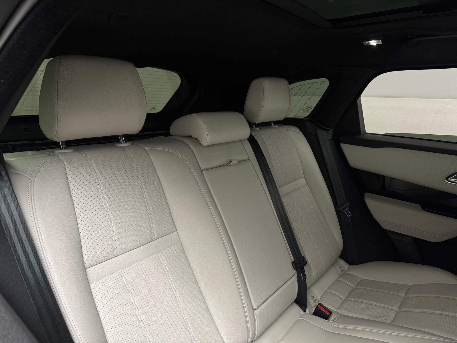 Thumbnail: 2023 Land Rover Range Rover Velar - 5