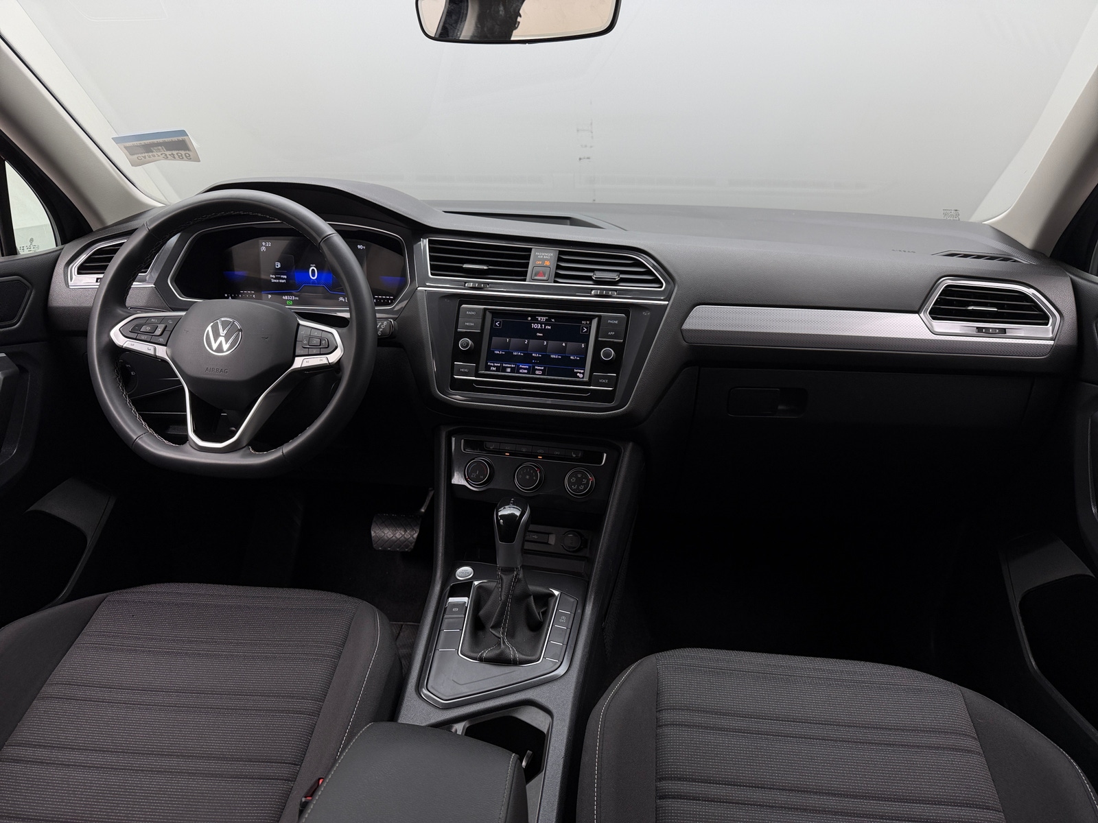 Thumbnail: 2024 Volkswagen Tiguan - 3