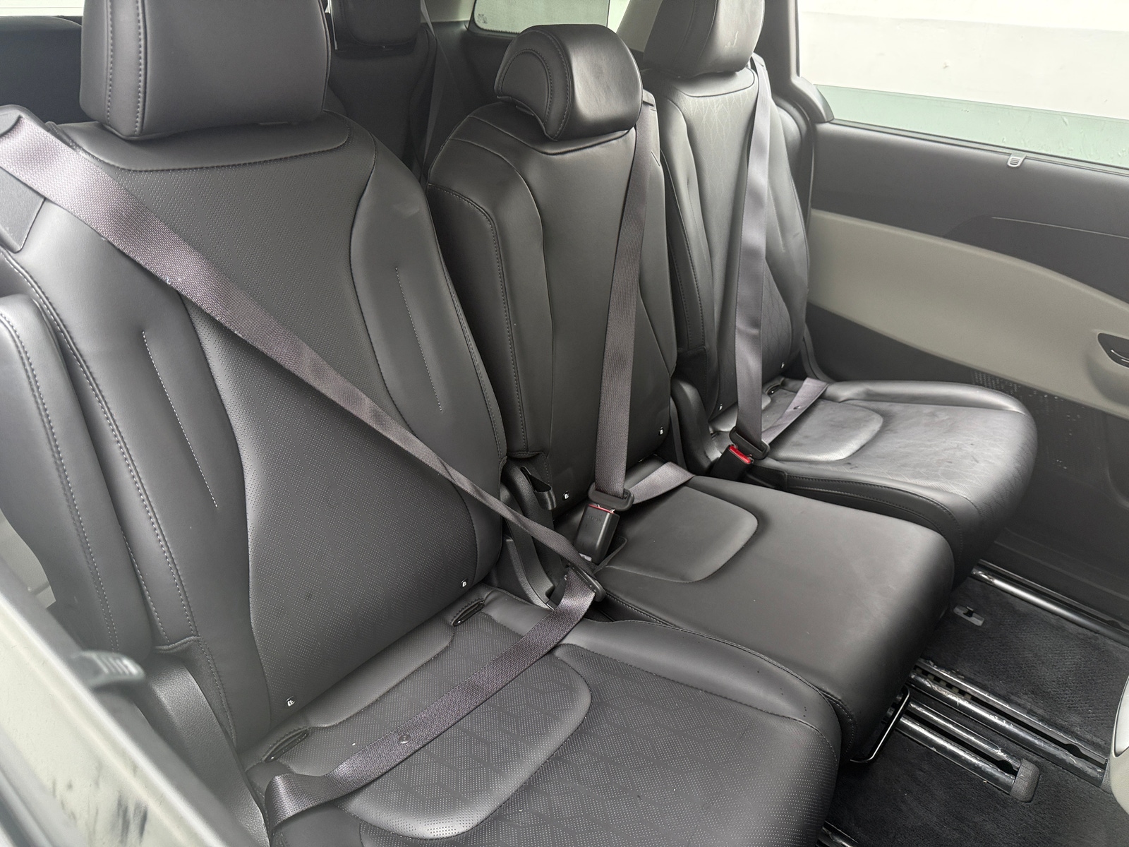 Thumbnail: 2023 Kia Carnival - 5