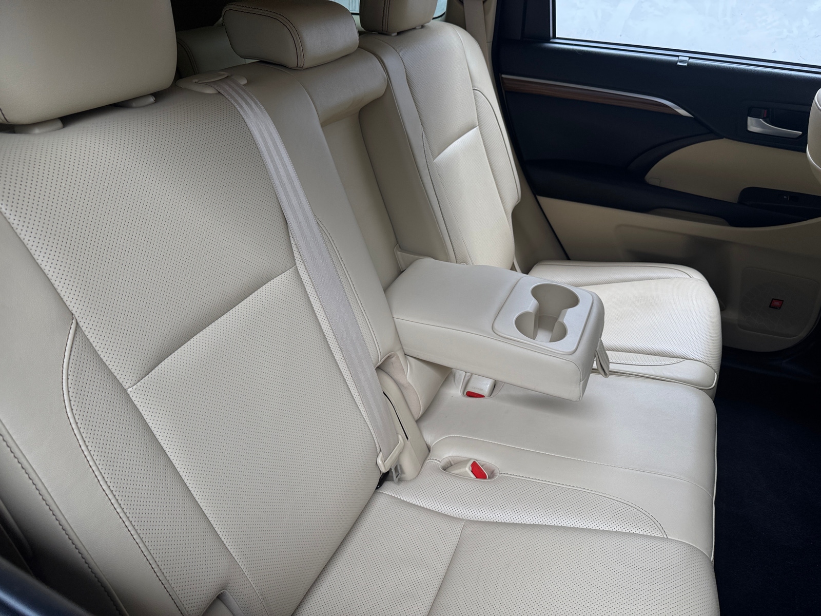 Thumbnail: 2017 Toyota Highlander - 6