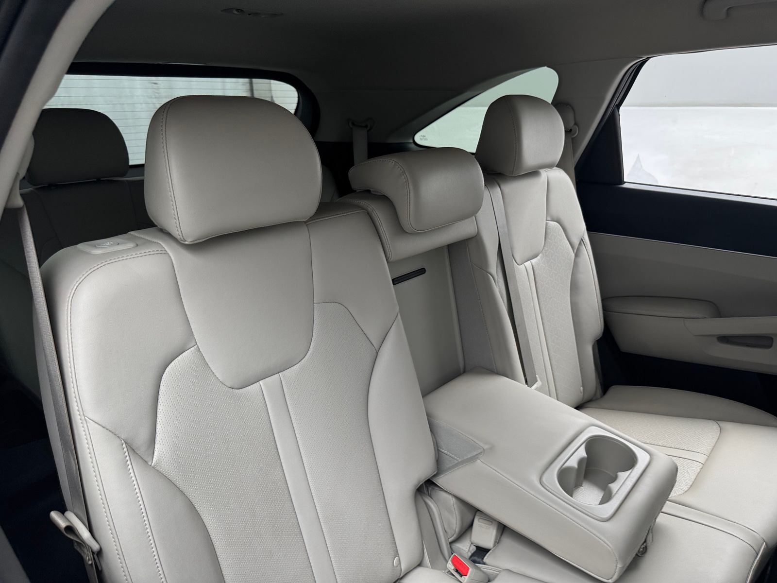 Thumbnail: 2022 Kia Sorento - 5