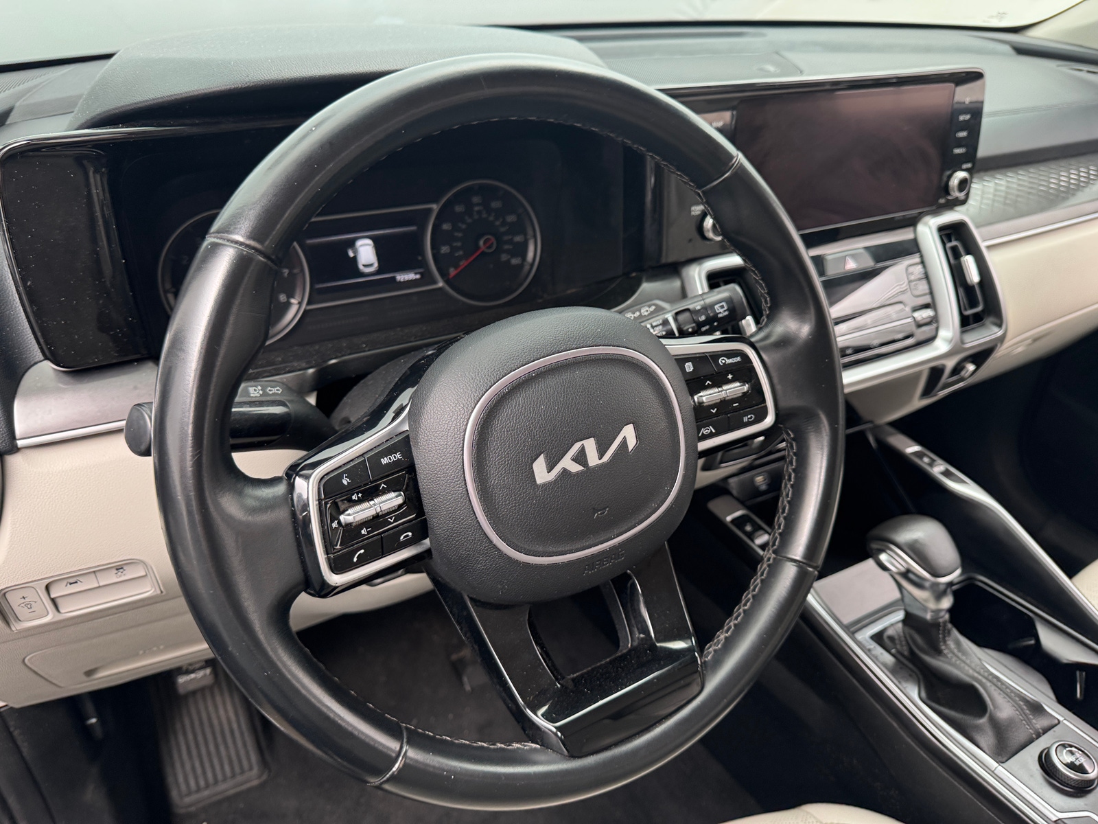 Thumbnail: 2022 Kia Sorento - 4
