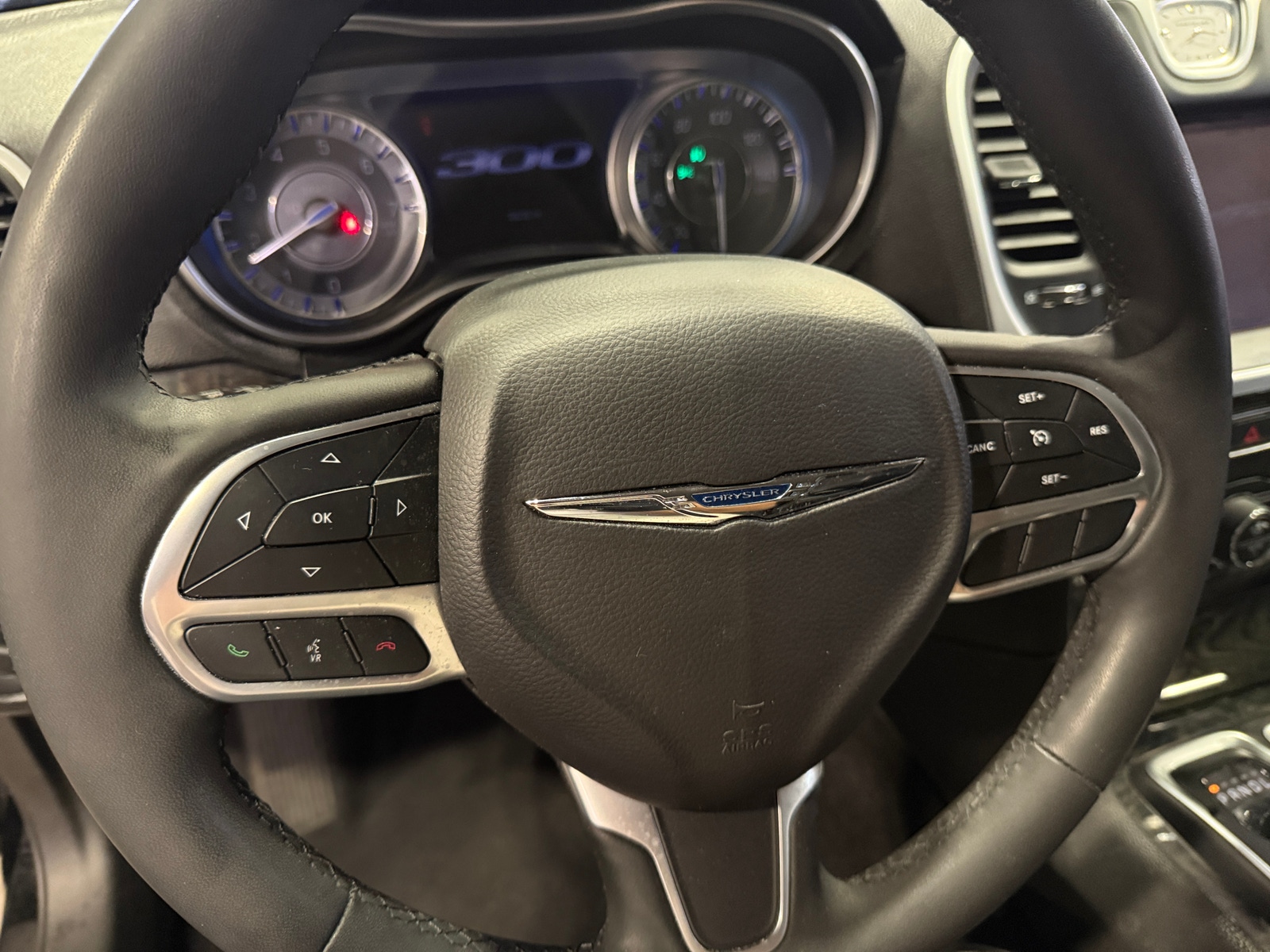 Thumbnail: 2023 Chrysler 300 - 4