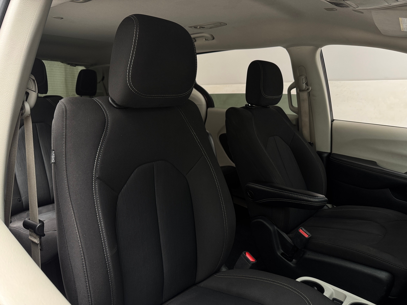 Thumbnail: 2023 Chrysler Voyager - 2