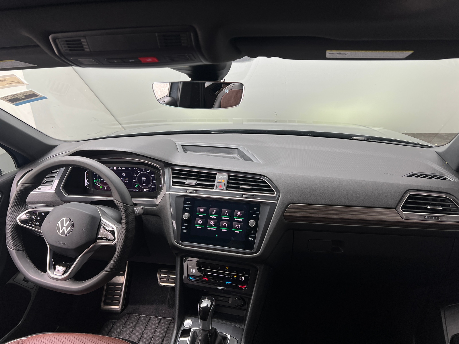 Thumbnail: 2022 Volkswagen Tiguan - 2