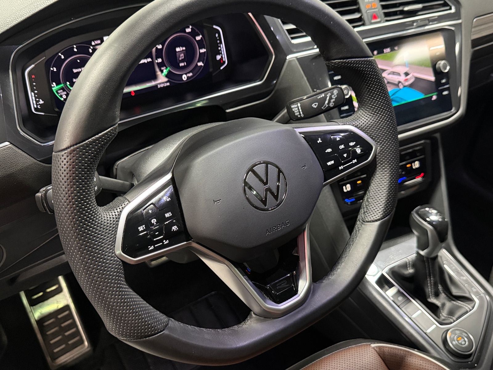 Thumbnail: 2022 Volkswagen Tiguan - 4