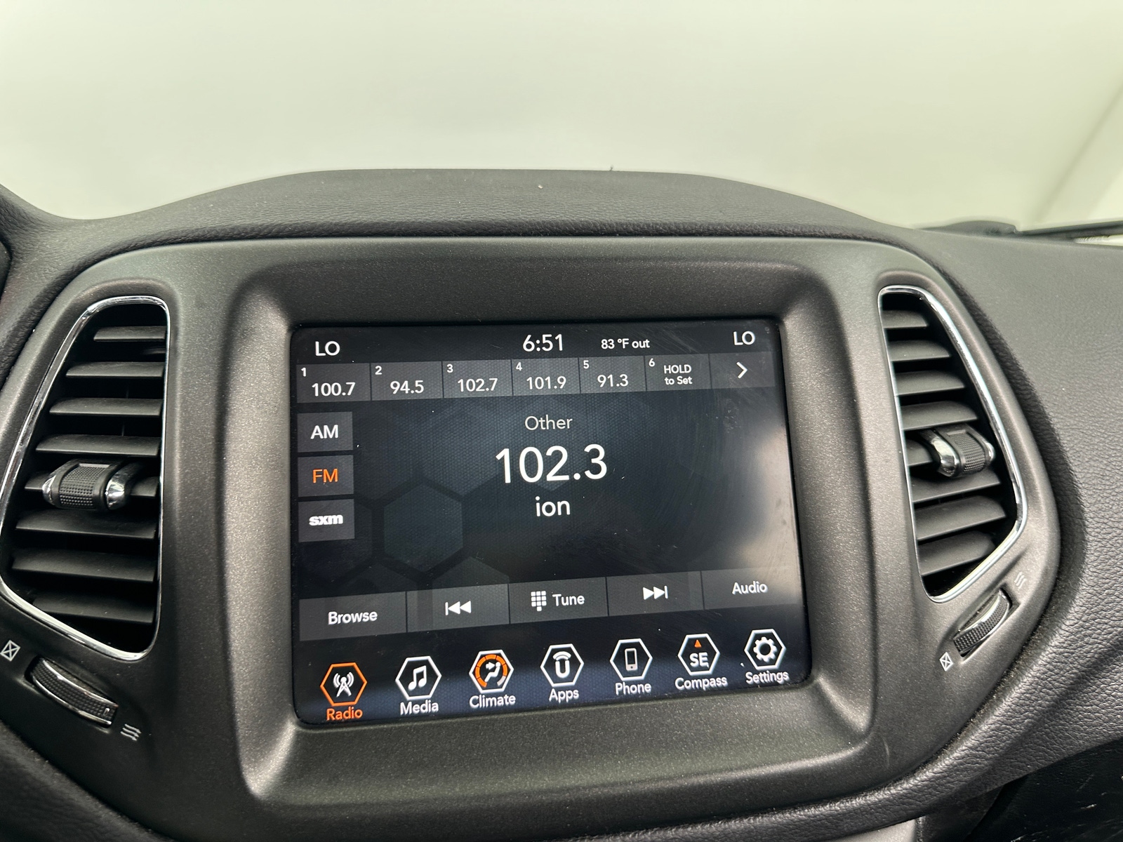 Thumbnail: 2021 Jeep Compass - 4