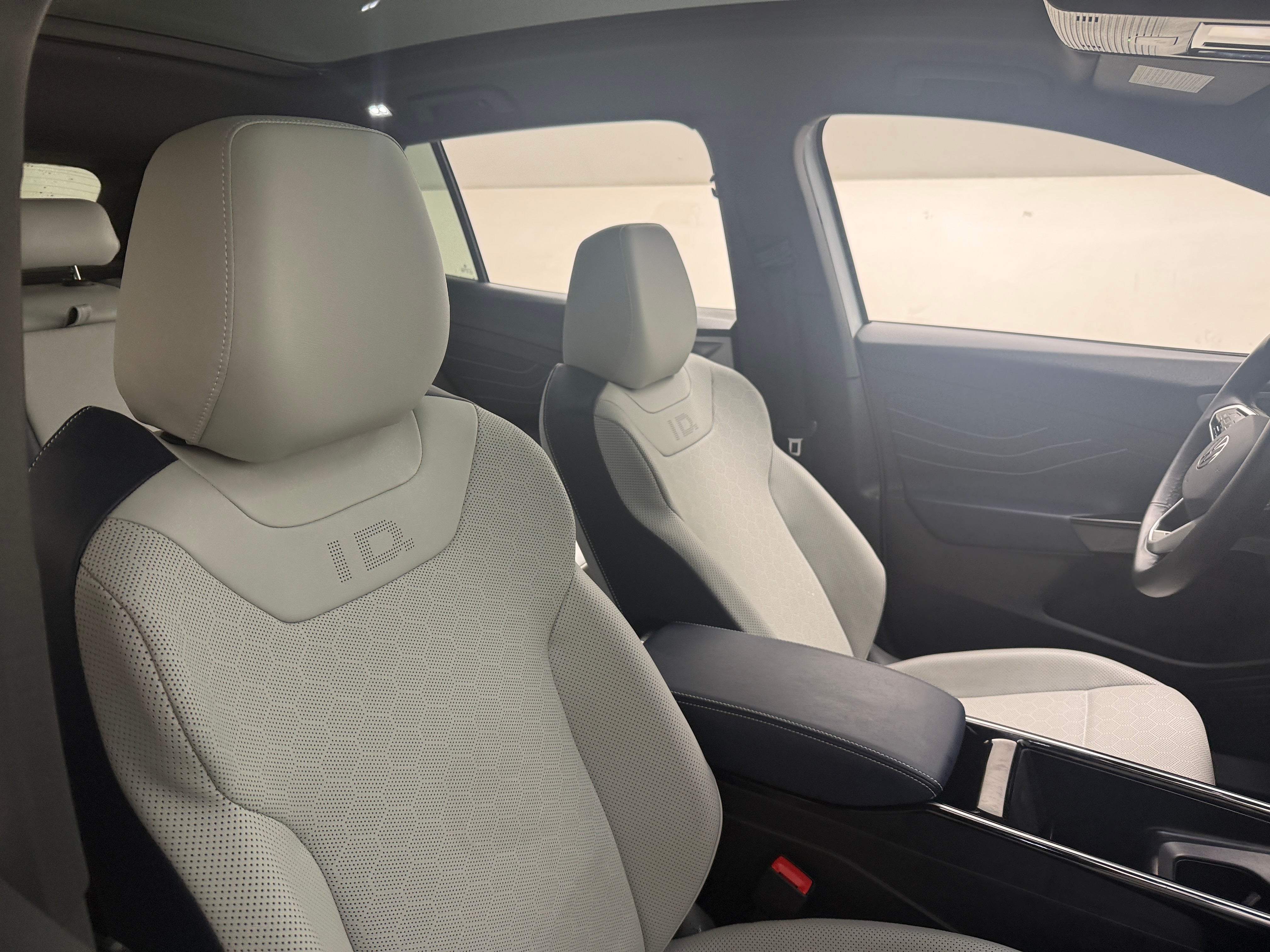 Used 2025 Volkswagen ID.4 PRO S with VIN 1V2WSPE83SC008590 for sale in Auburn, WA
