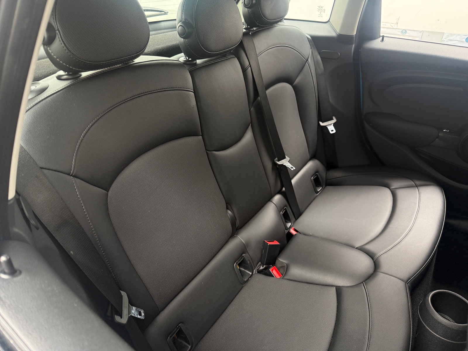 Thumbnail: 2016 MINI Cooper Hardtop - 6