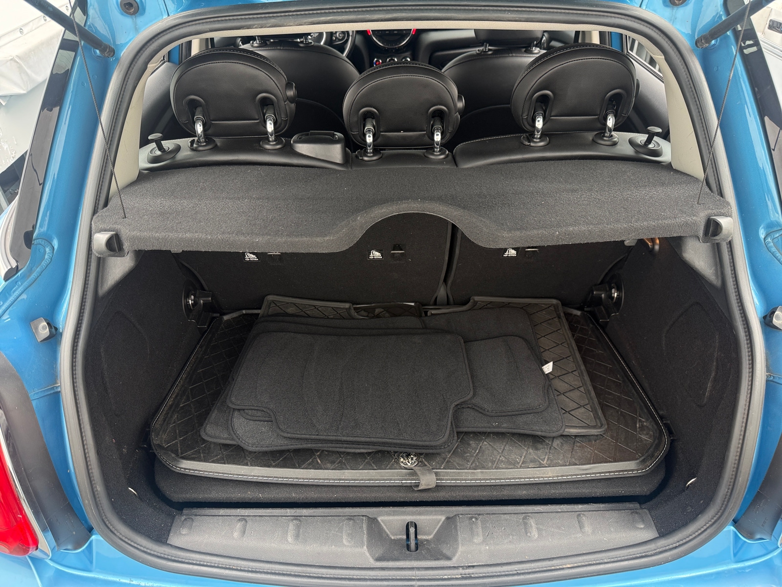 Thumbnail: 2016 MINI Cooper Hardtop - 7