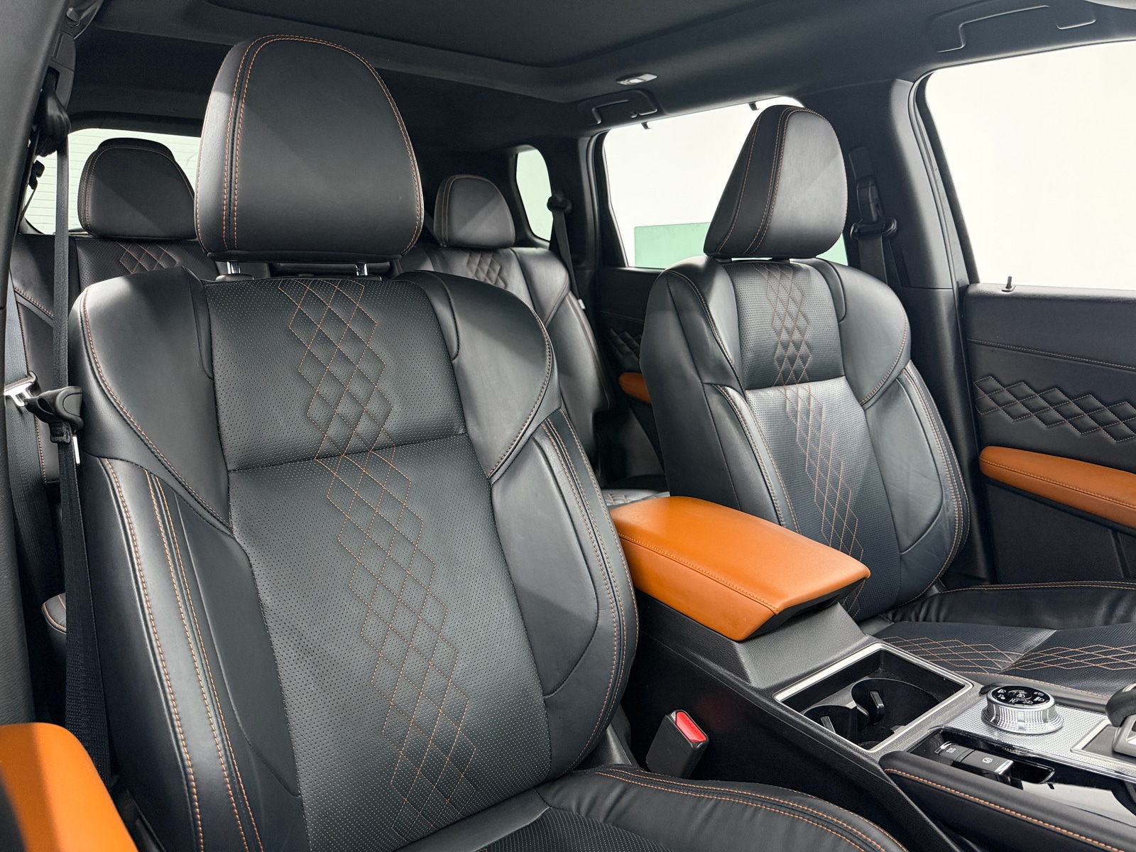 Thumbnail: 2022 Mitsubishi Outlander - 2