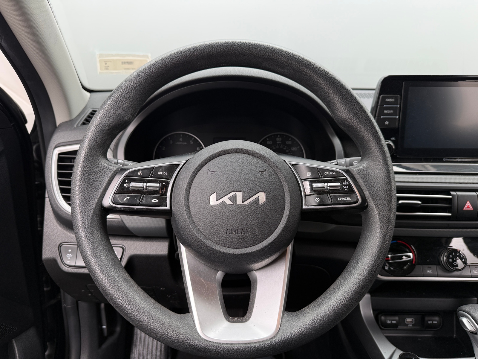 Thumbnail: 2023 Kia Seltos - 5