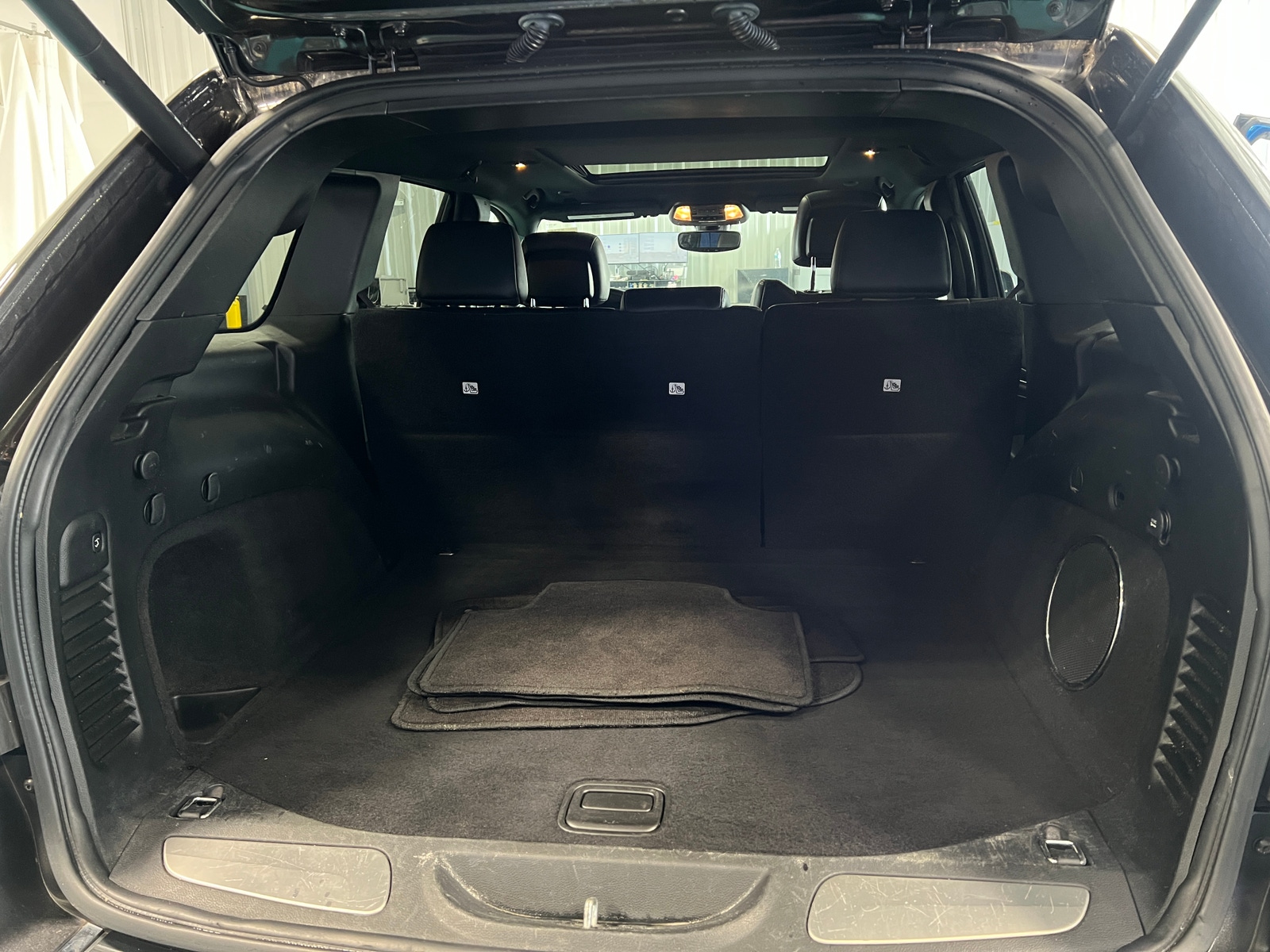 Thumbnail: 2019 Jeep Grand Cherokee - 6