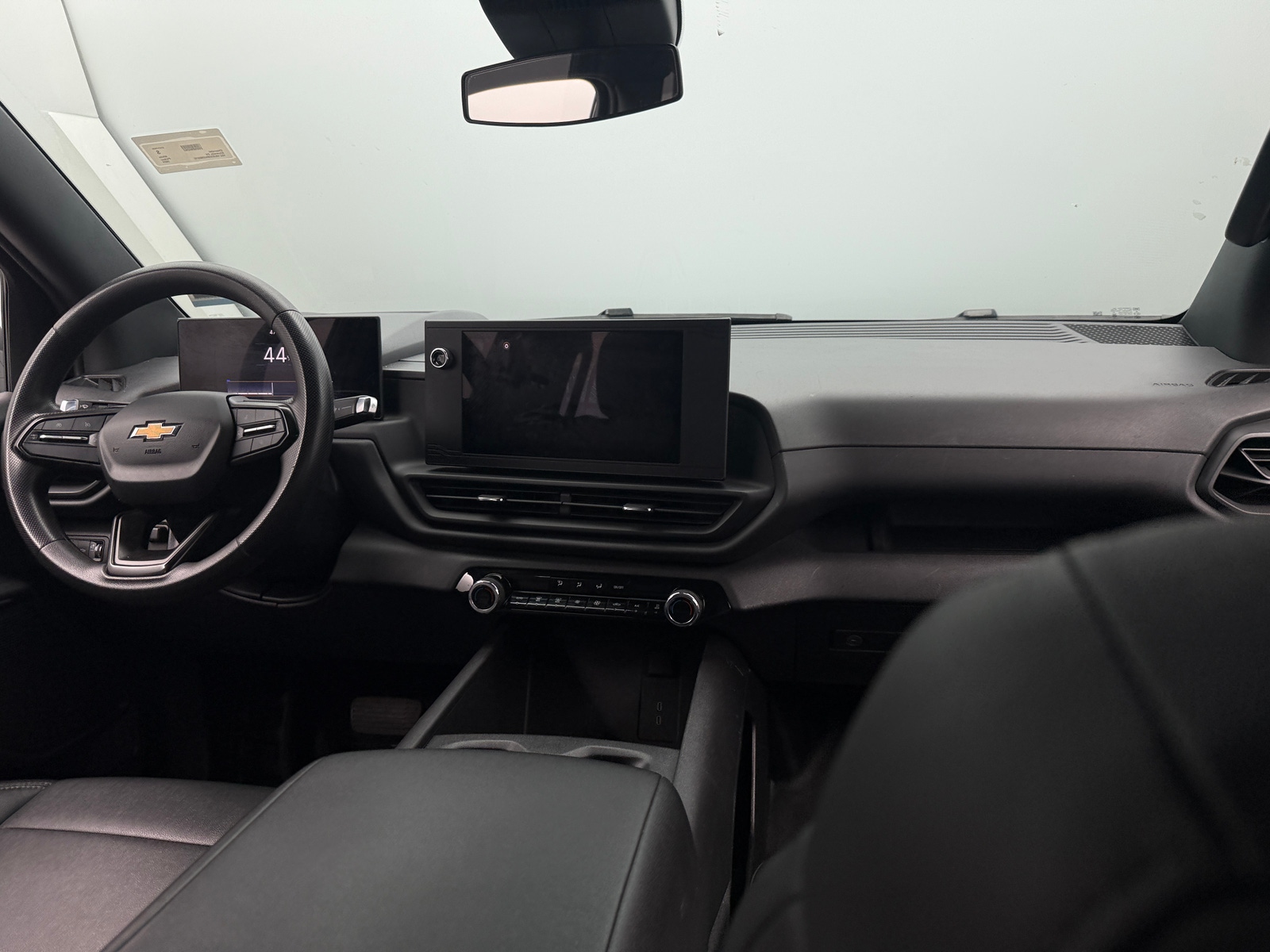 Thumbnail: 2024 Chevrolet Silverado EV - 2