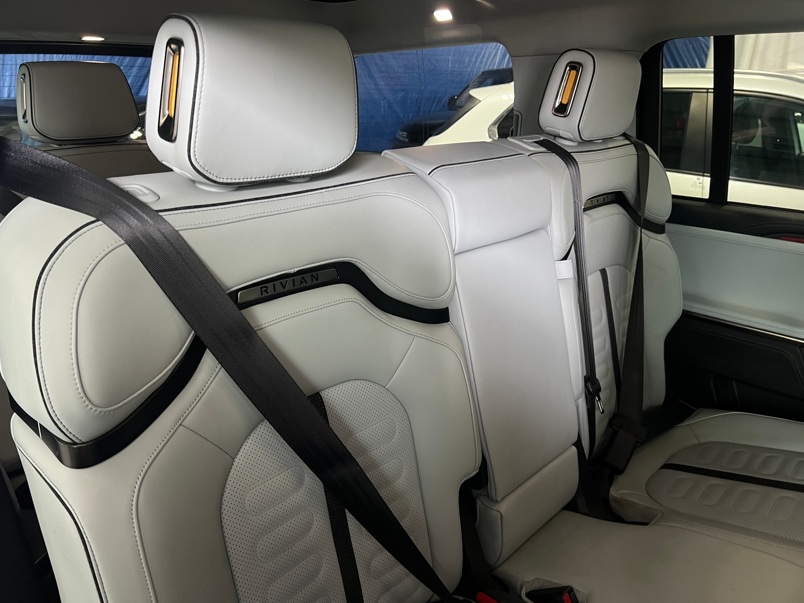 Thumbnail: 2024 Rivian R1S - 5