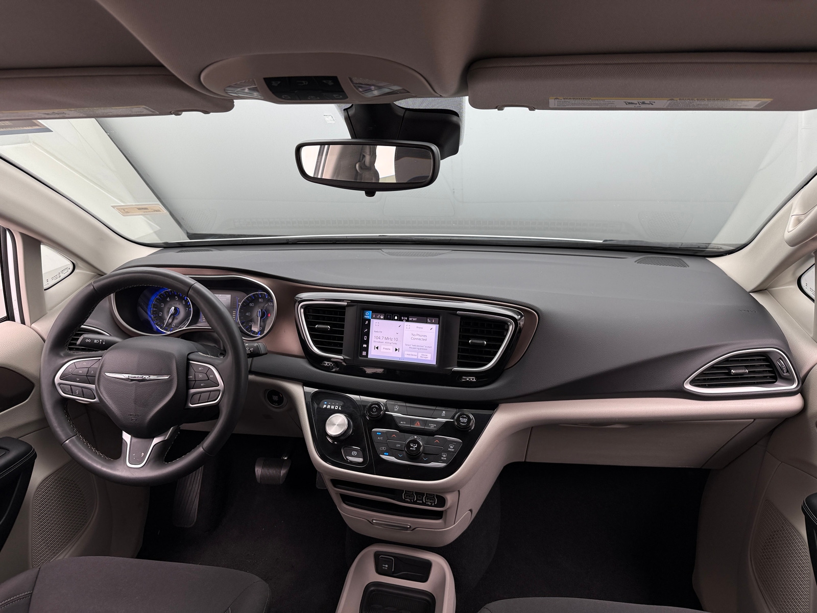 Thumbnail: 2023 Chrysler Voyager - 3