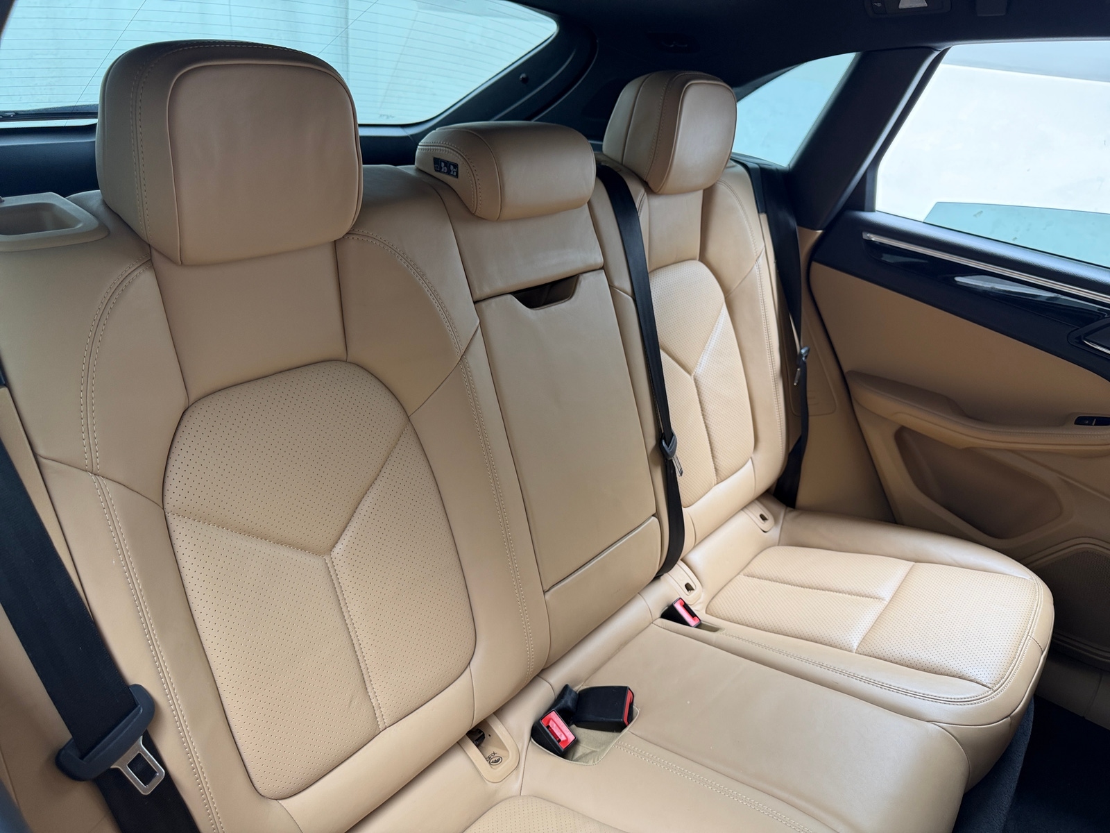 Thumbnail: 2018 Porsche Macan - 5