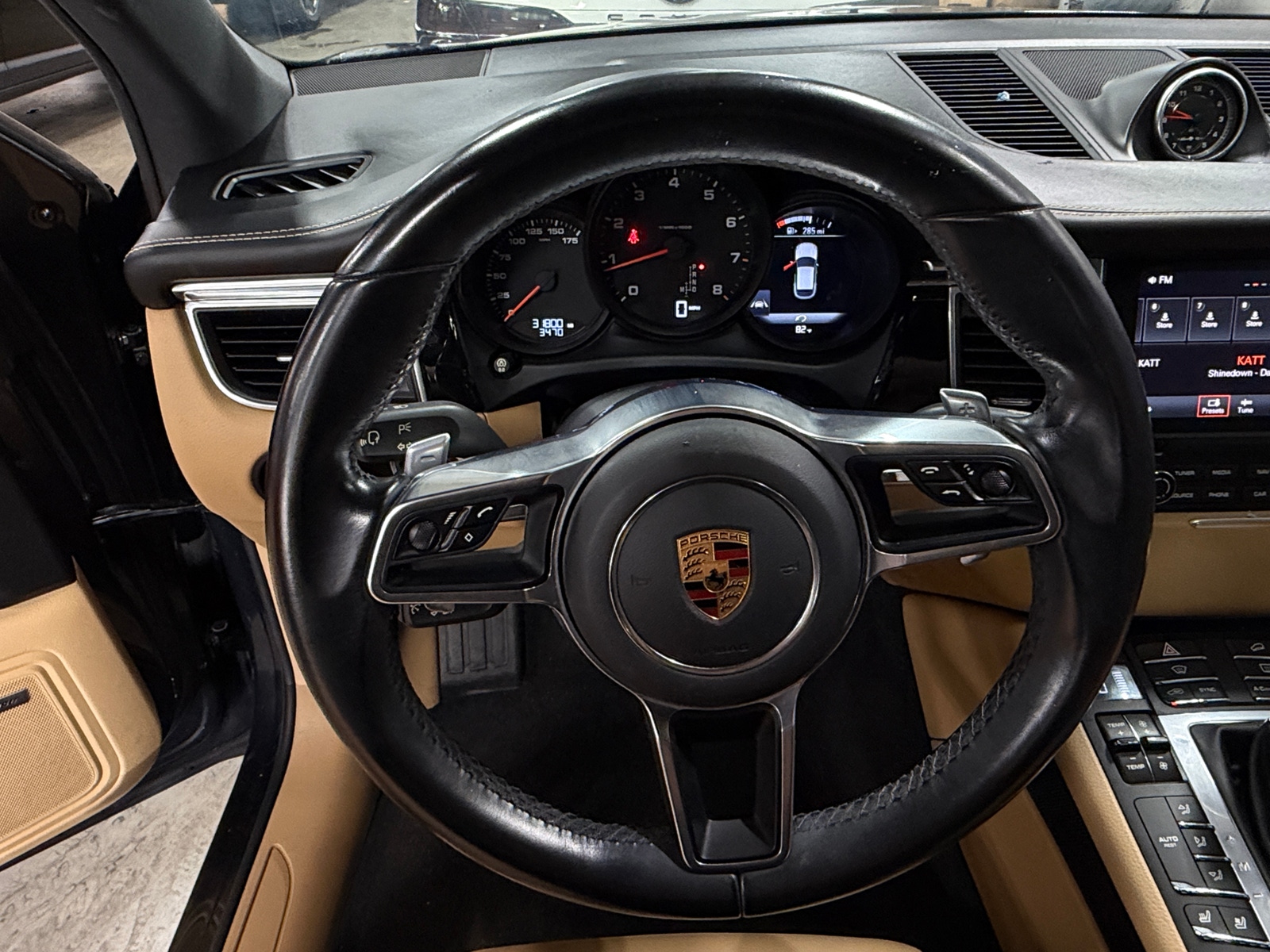 Thumbnail: 2018 Porsche Macan - 4