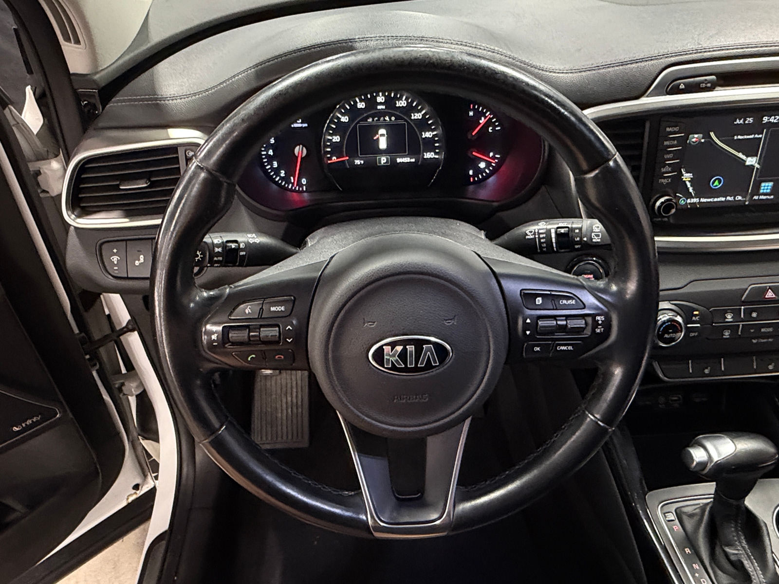 Thumbnail: 2017 Kia Sorento - 4