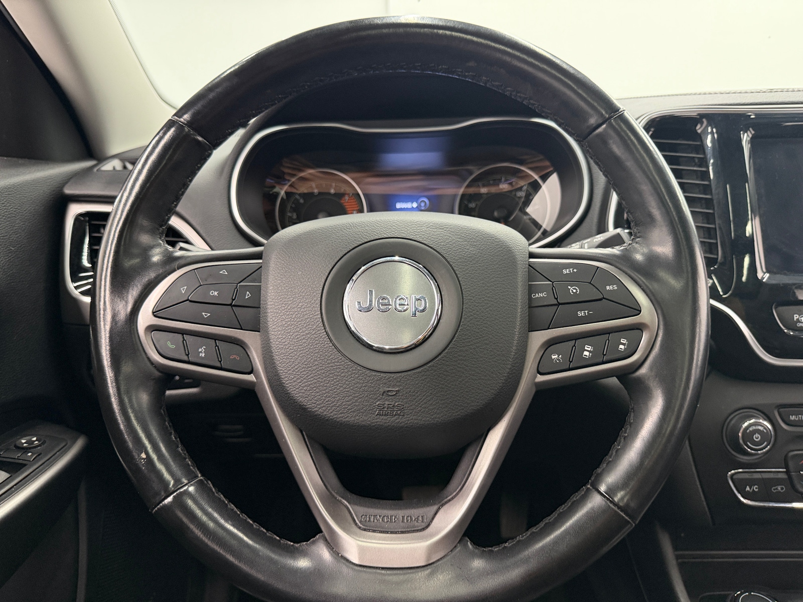 Thumbnail: 2021 Jeep Cherokee - 4