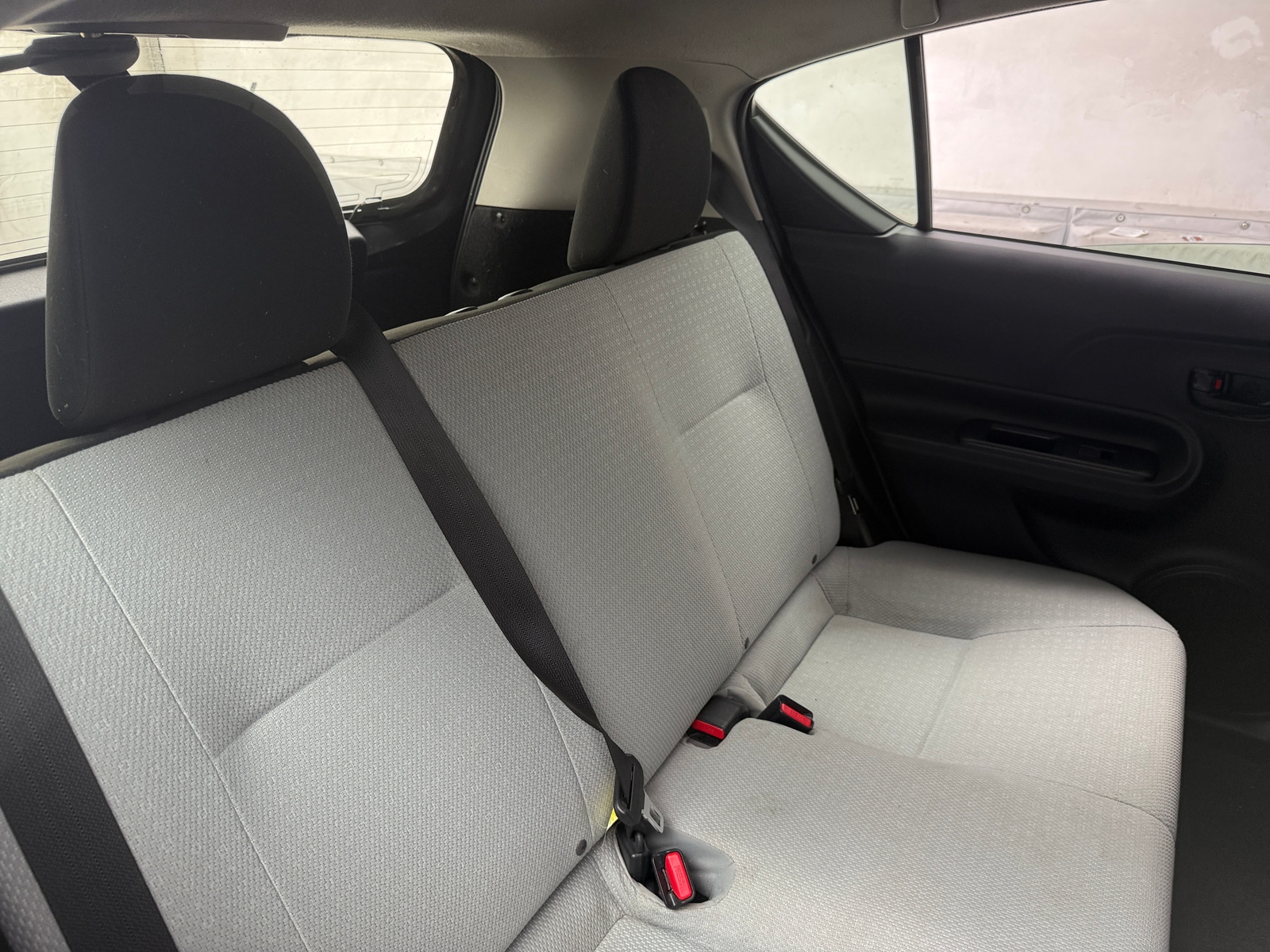 Thumbnail: 2015 Toyota Prius c - 6