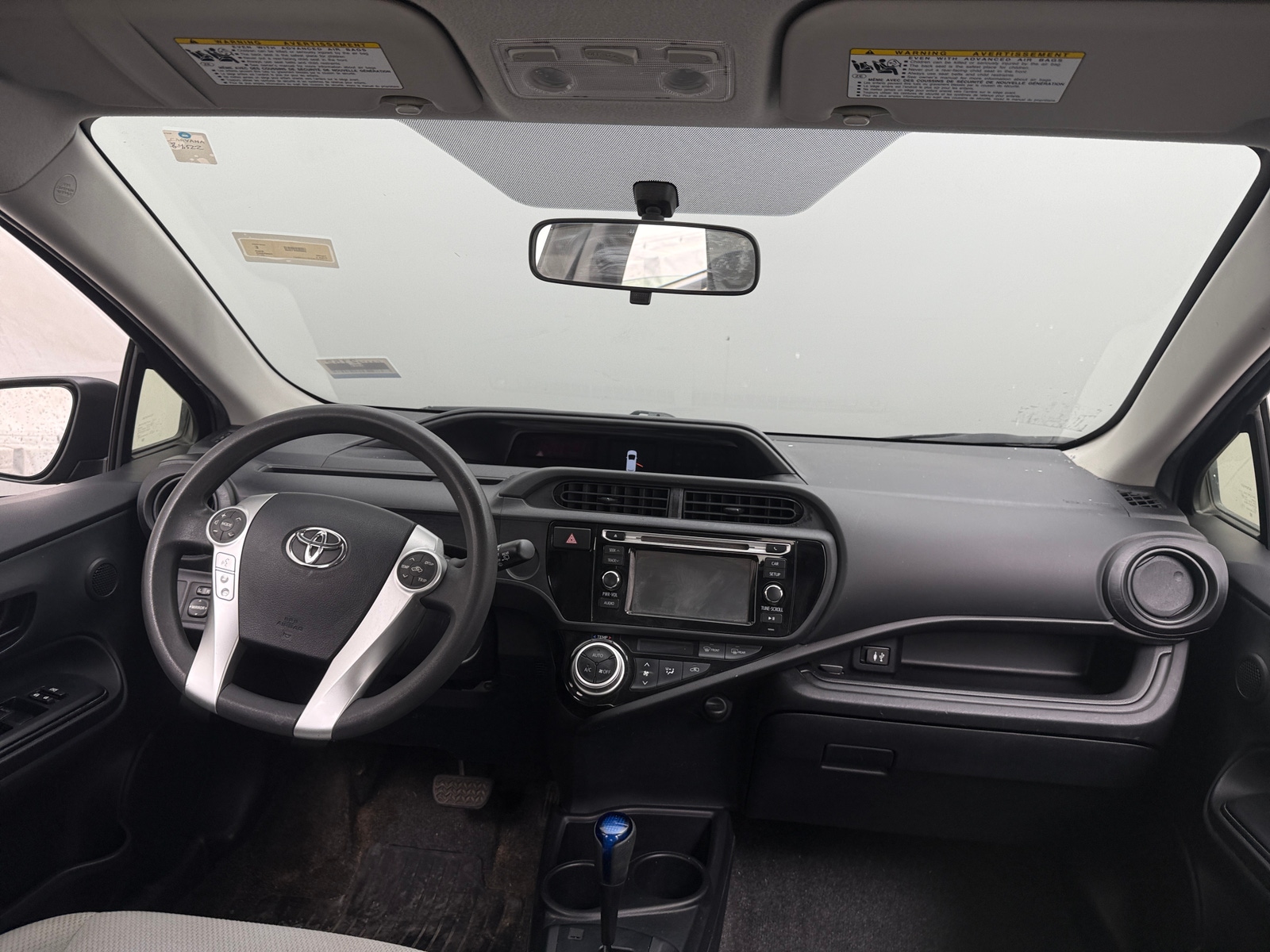 Thumbnail: 2015 Toyota Prius c - 3