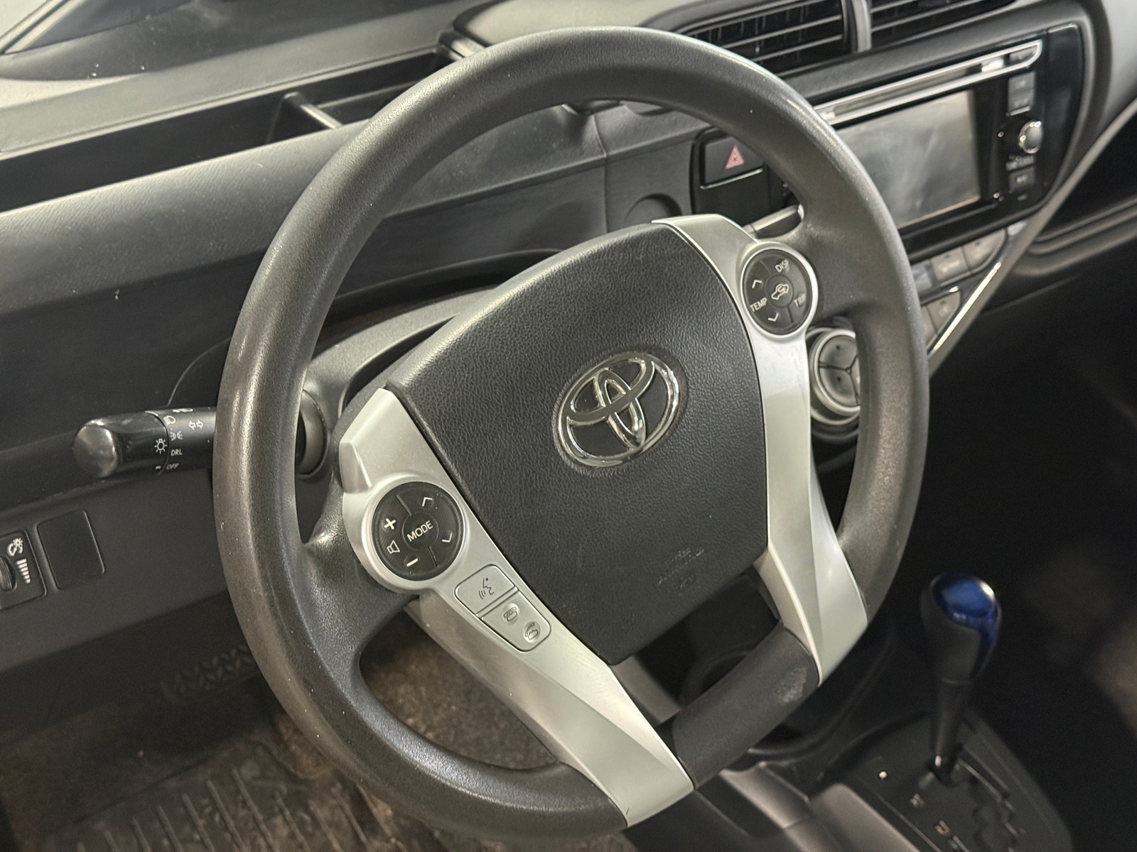 Thumbnail: 2015 Toyota Prius c - 5