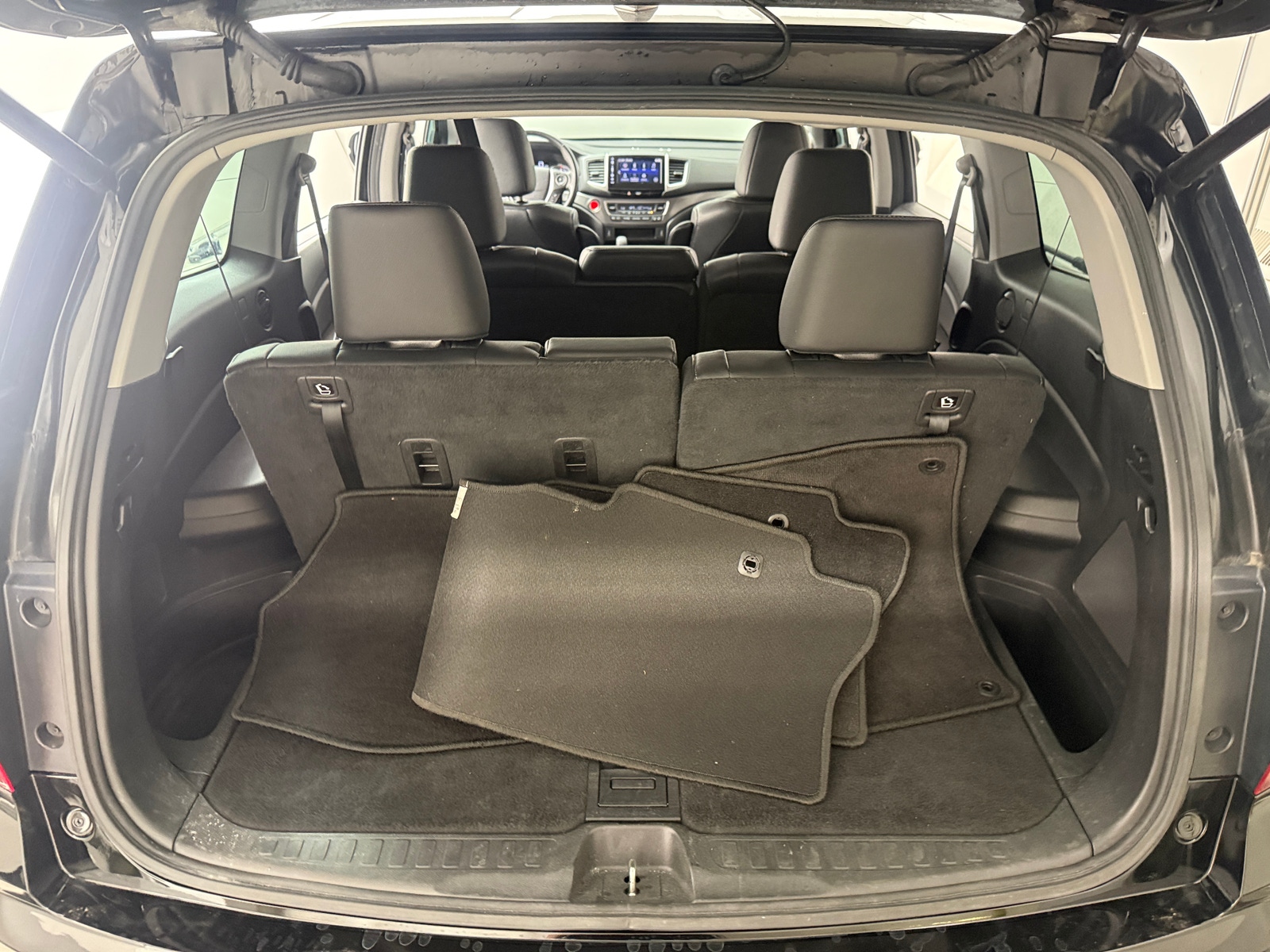 Thumbnail: 2017 Honda Pilot - 6