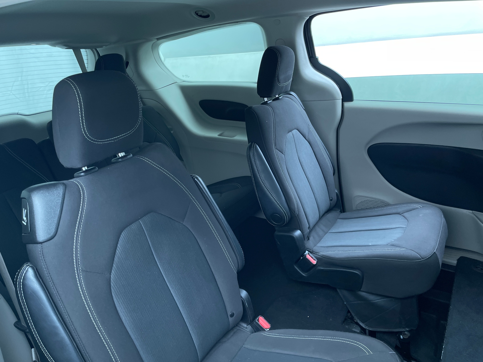 Thumbnail: 2023 Chrysler Voyager - 6