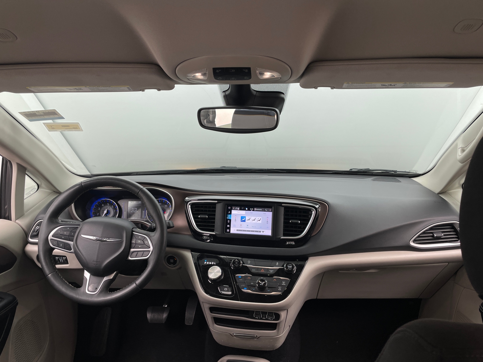 Thumbnail: 2023 Chrysler Voyager - 3