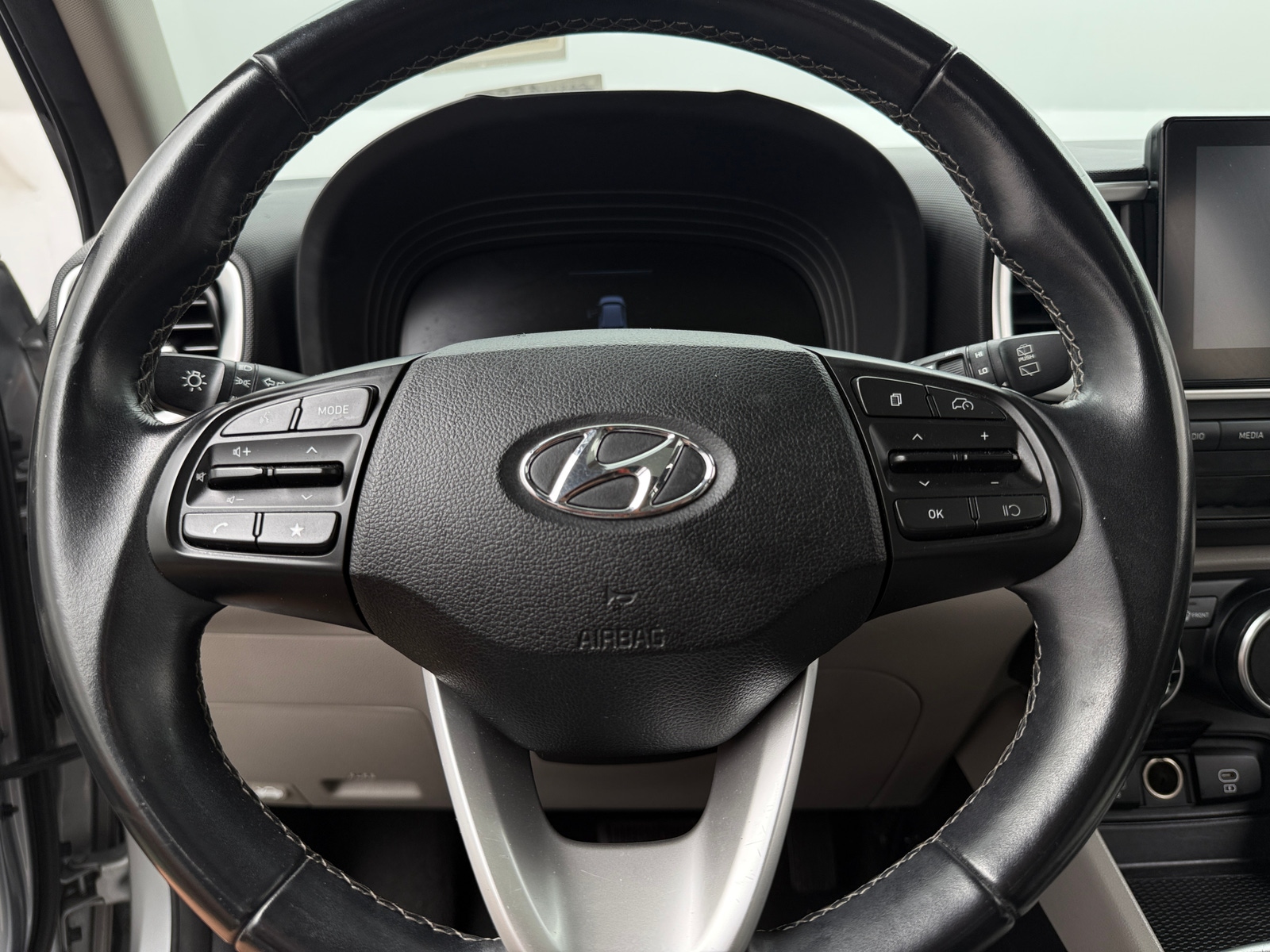 Thumbnail: 2023 Hyundai Venue - 5