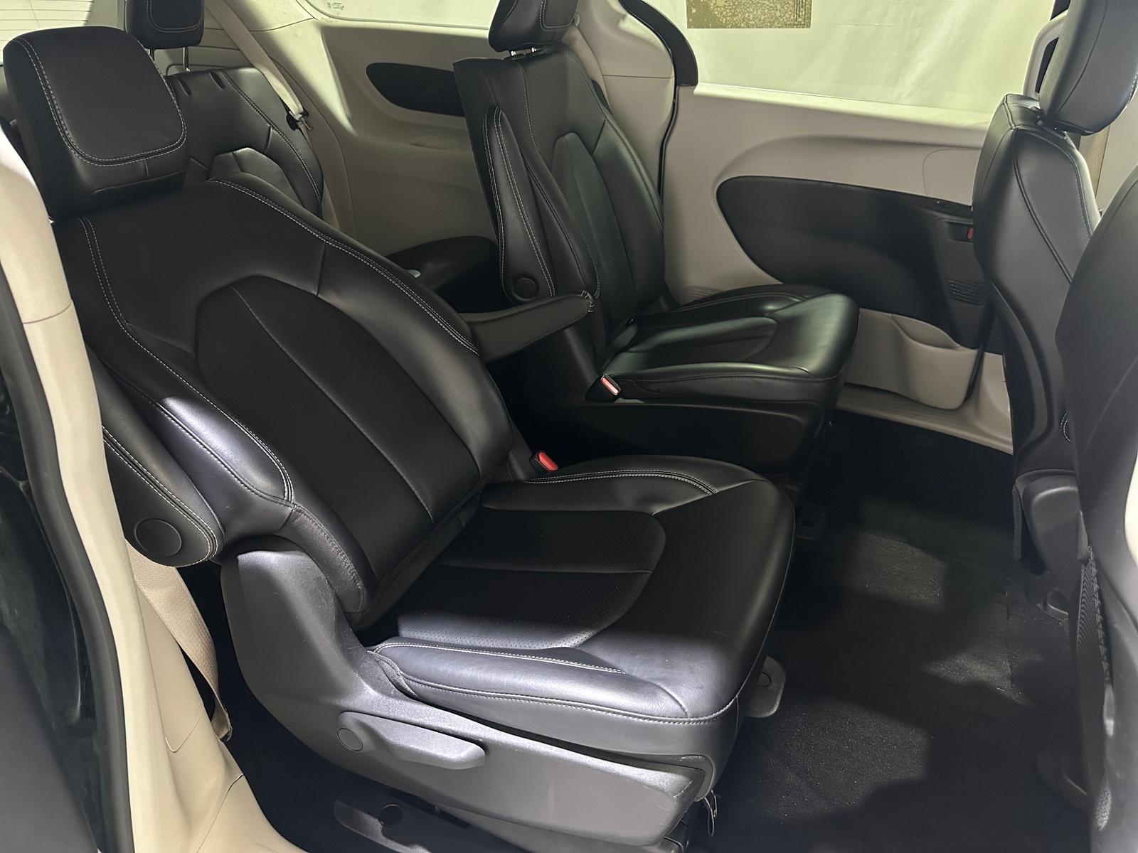 Thumbnail: 2024 Chrysler Pacifica - 5
