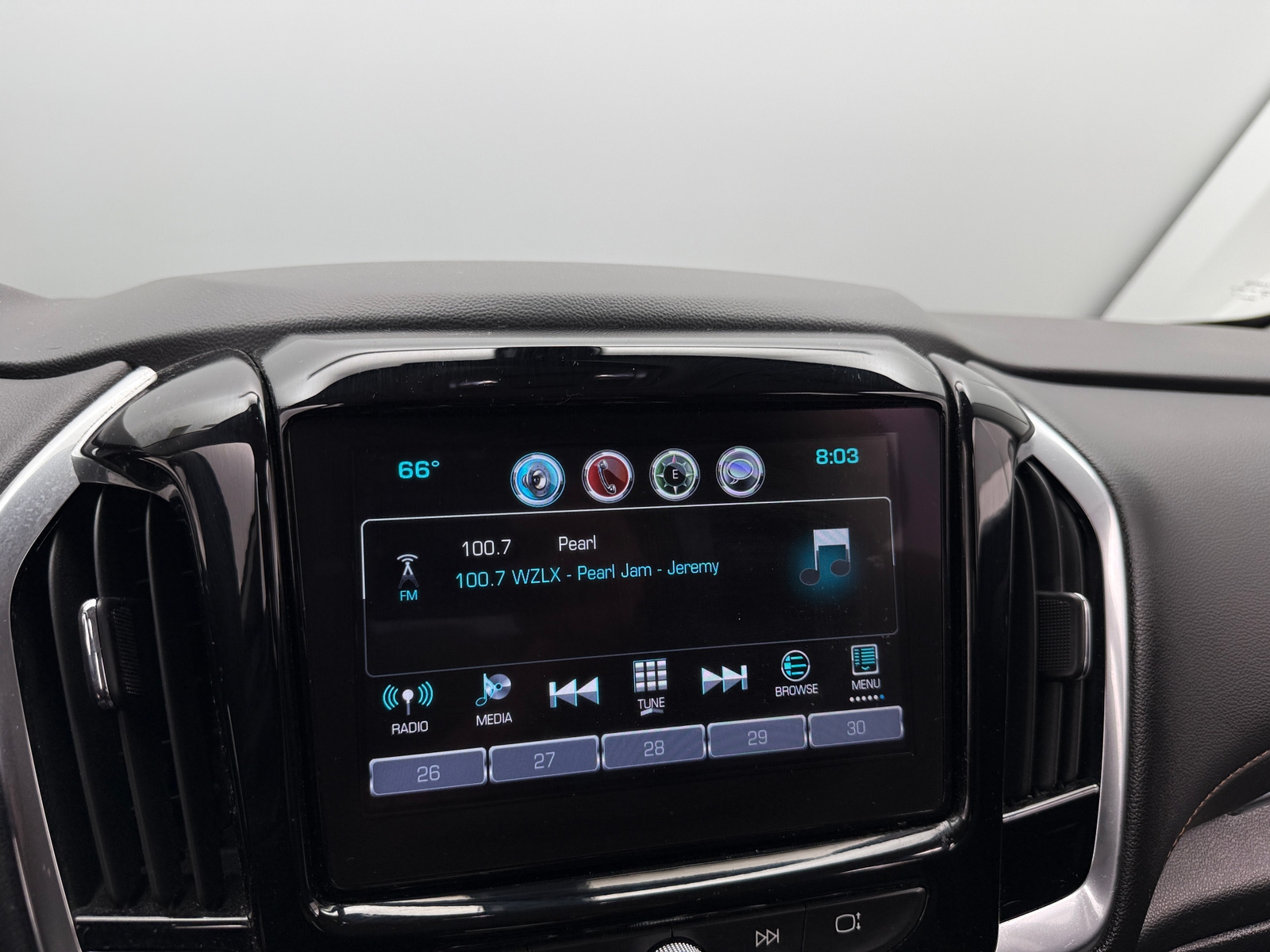 Thumbnail: 2019 Chevrolet Traverse - 4