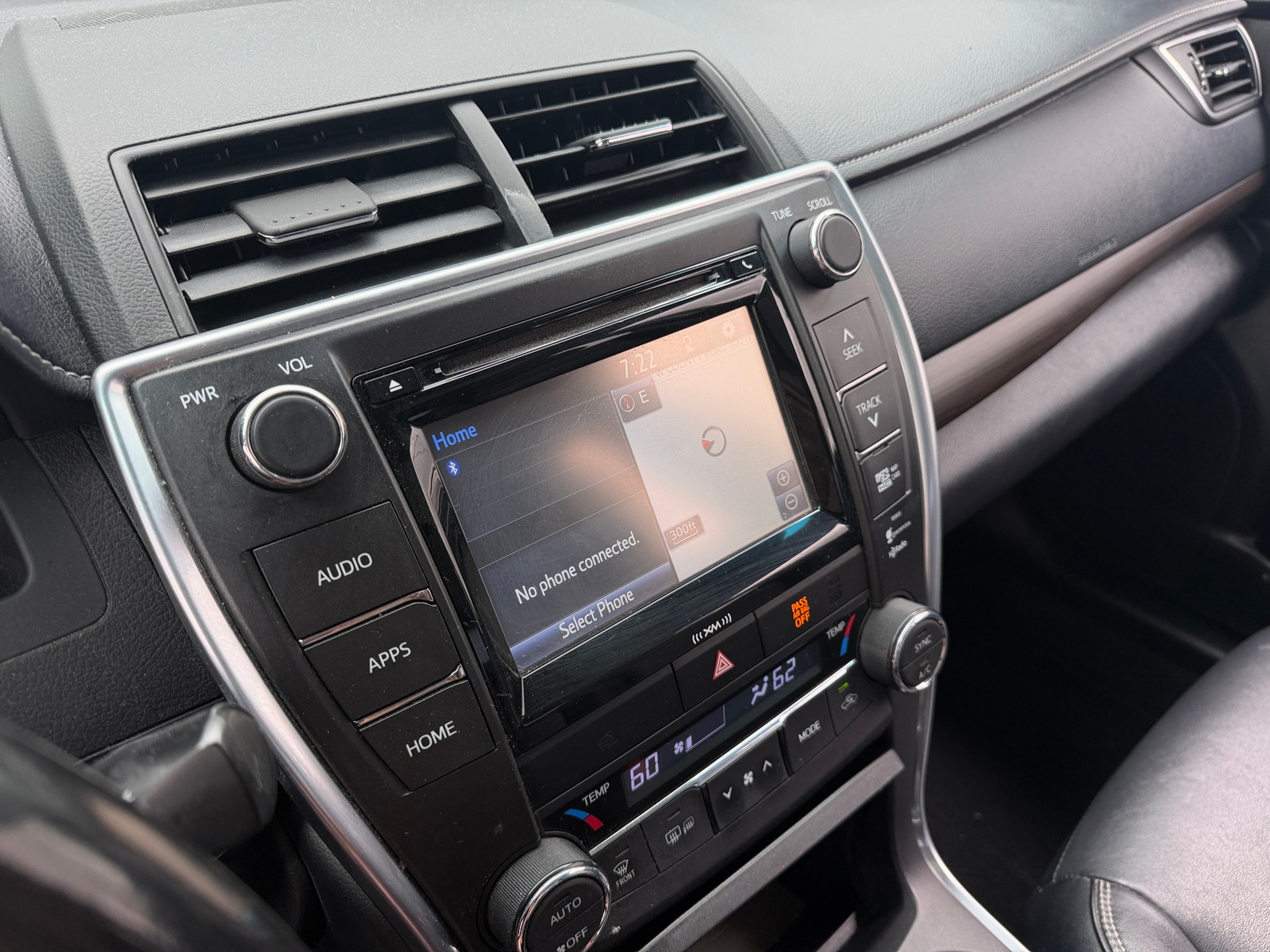 Thumbnail: 2016 Toyota Camry - 4