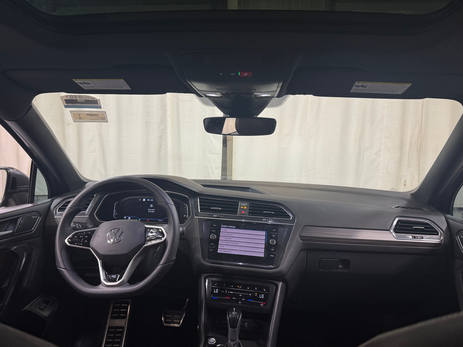 Thumbnail: 2022 Volkswagen Tiguan - 2