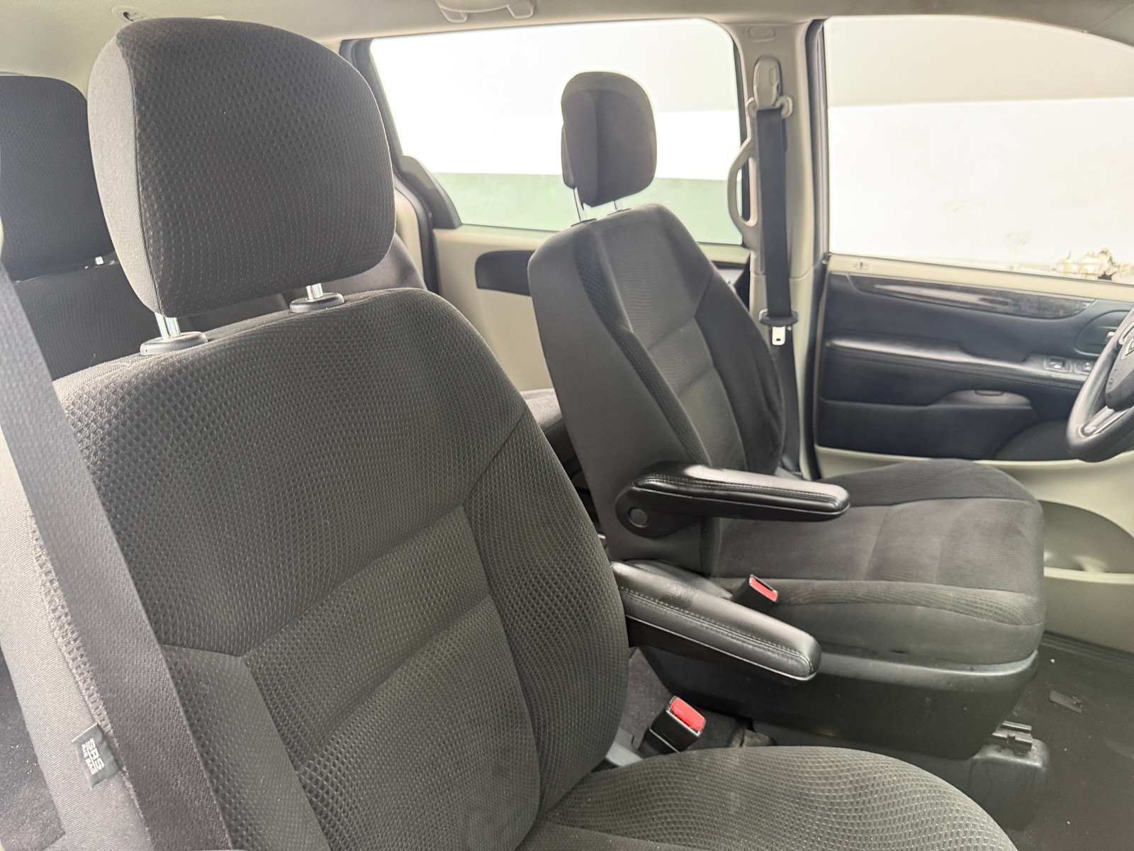 Thumbnail: 2019 Dodge Grand Caravan - 2