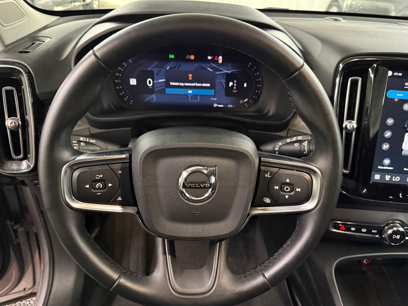 Thumbnail: 2026 Volvo XC40 - 4