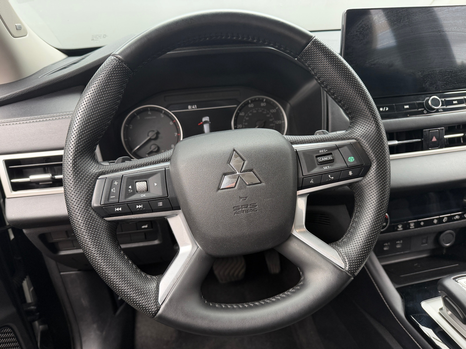 Thumbnail: 2025 Mitsubishi Outlander - 4