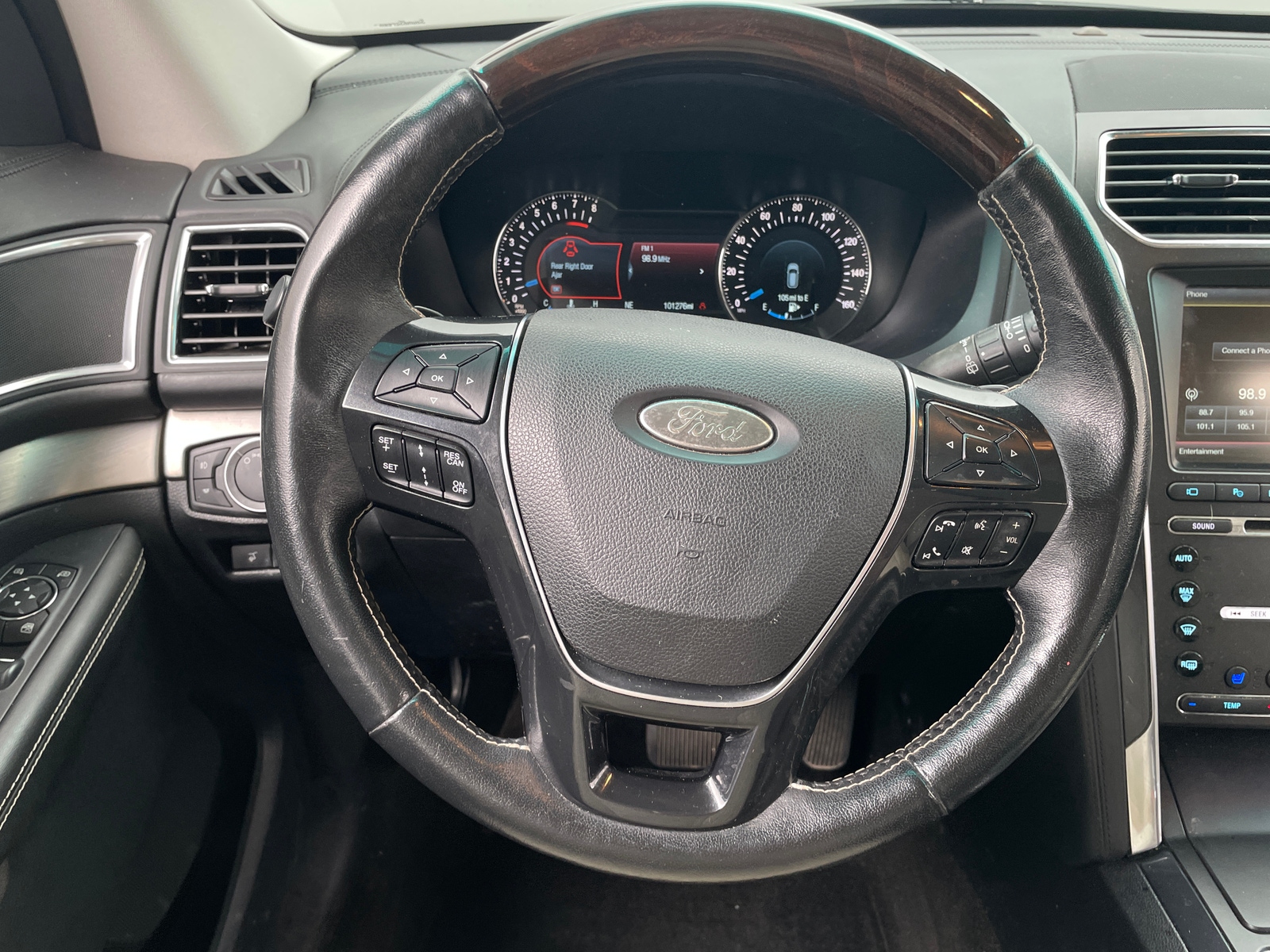 Thumbnail: 2016 Ford Explorer - 4