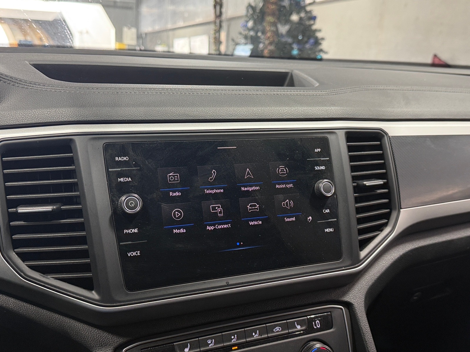 Thumbnail: 2021 Volkswagen Atlas - 3