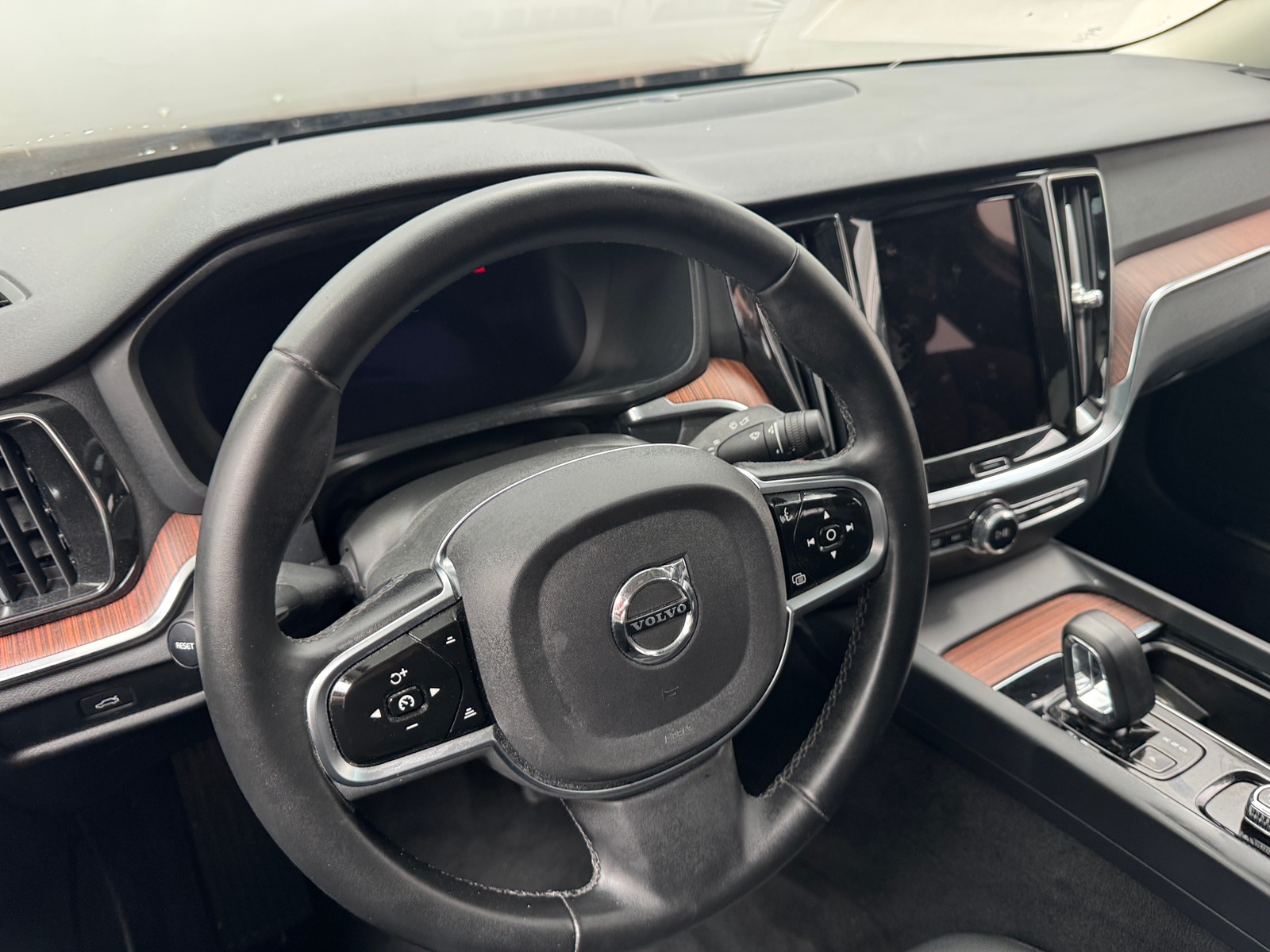 Thumbnail: 2024 Volvo S60 - 4