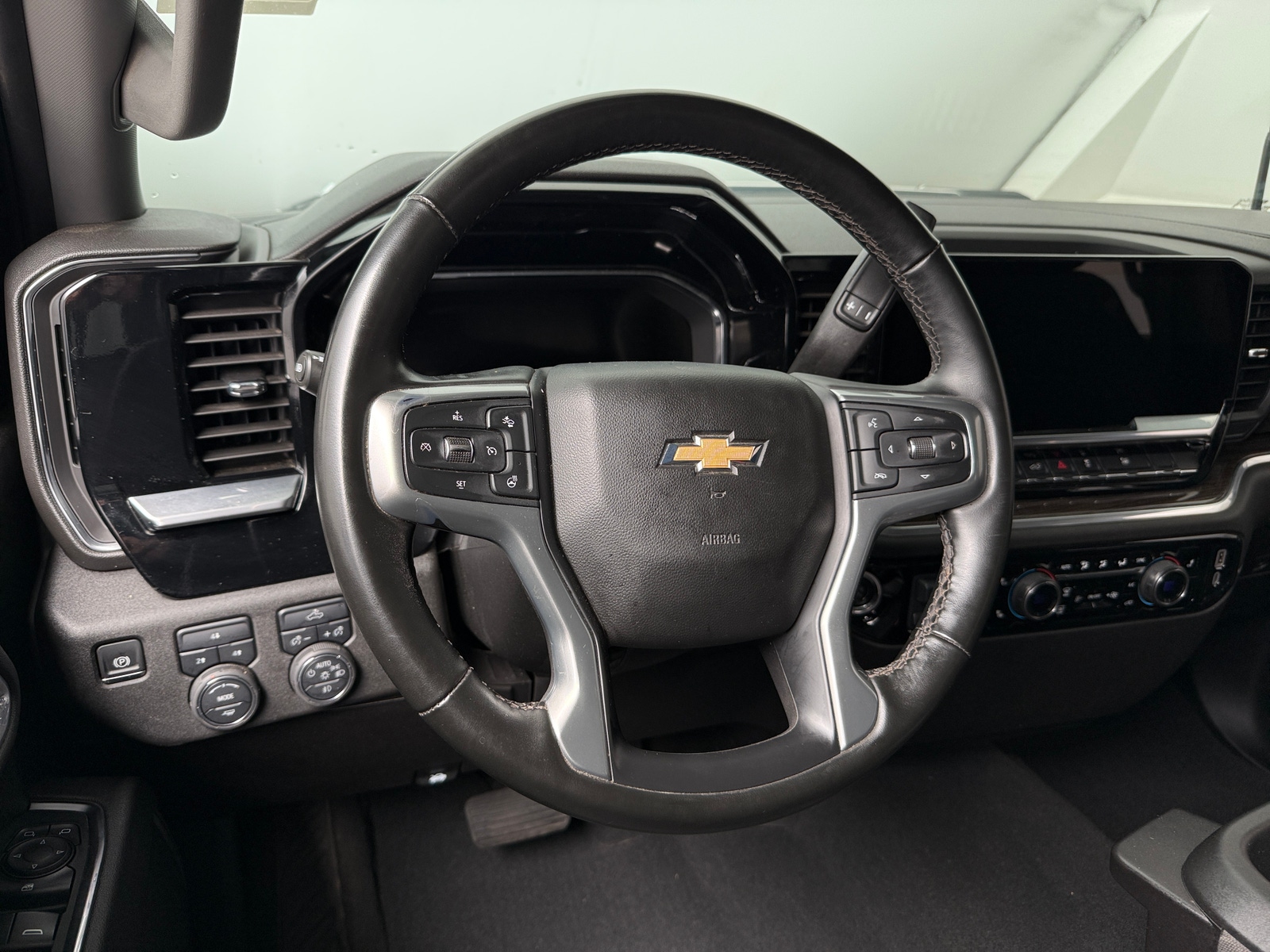 Thumbnail: 2025 Chevrolet Silverado 2500 - 5