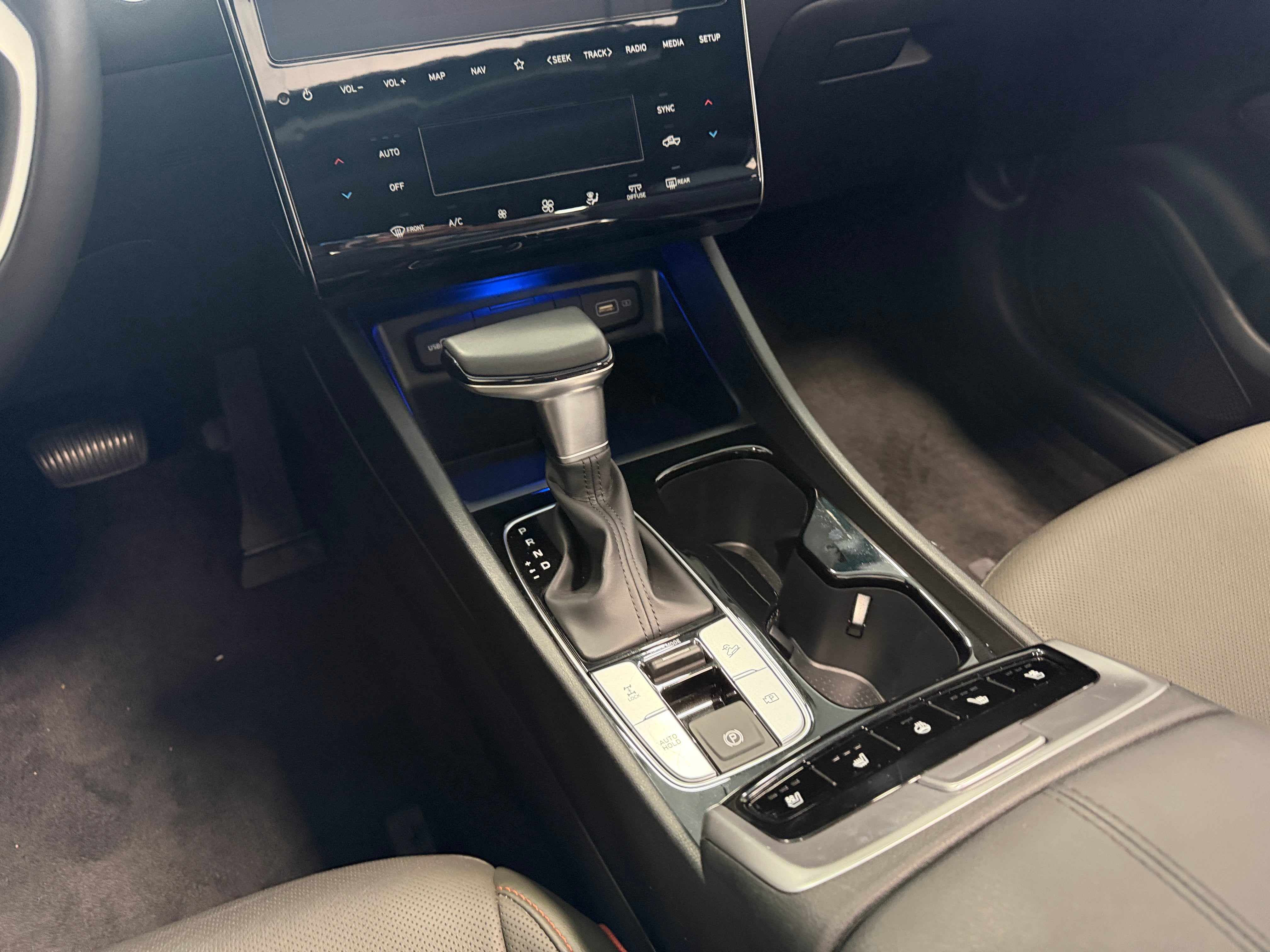 2024 Hyundai Santa Cruz Limited - Photo 8