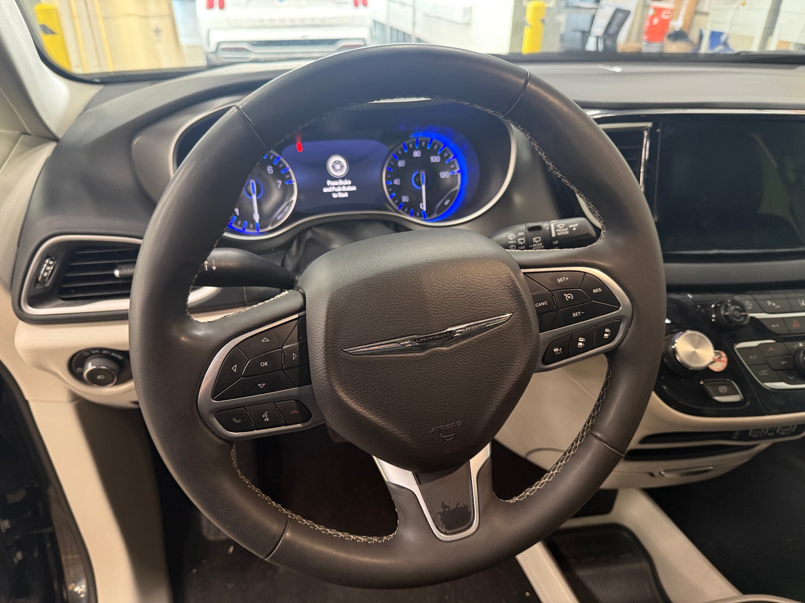 Thumbnail: 2024 Chrysler Pacifica - 4