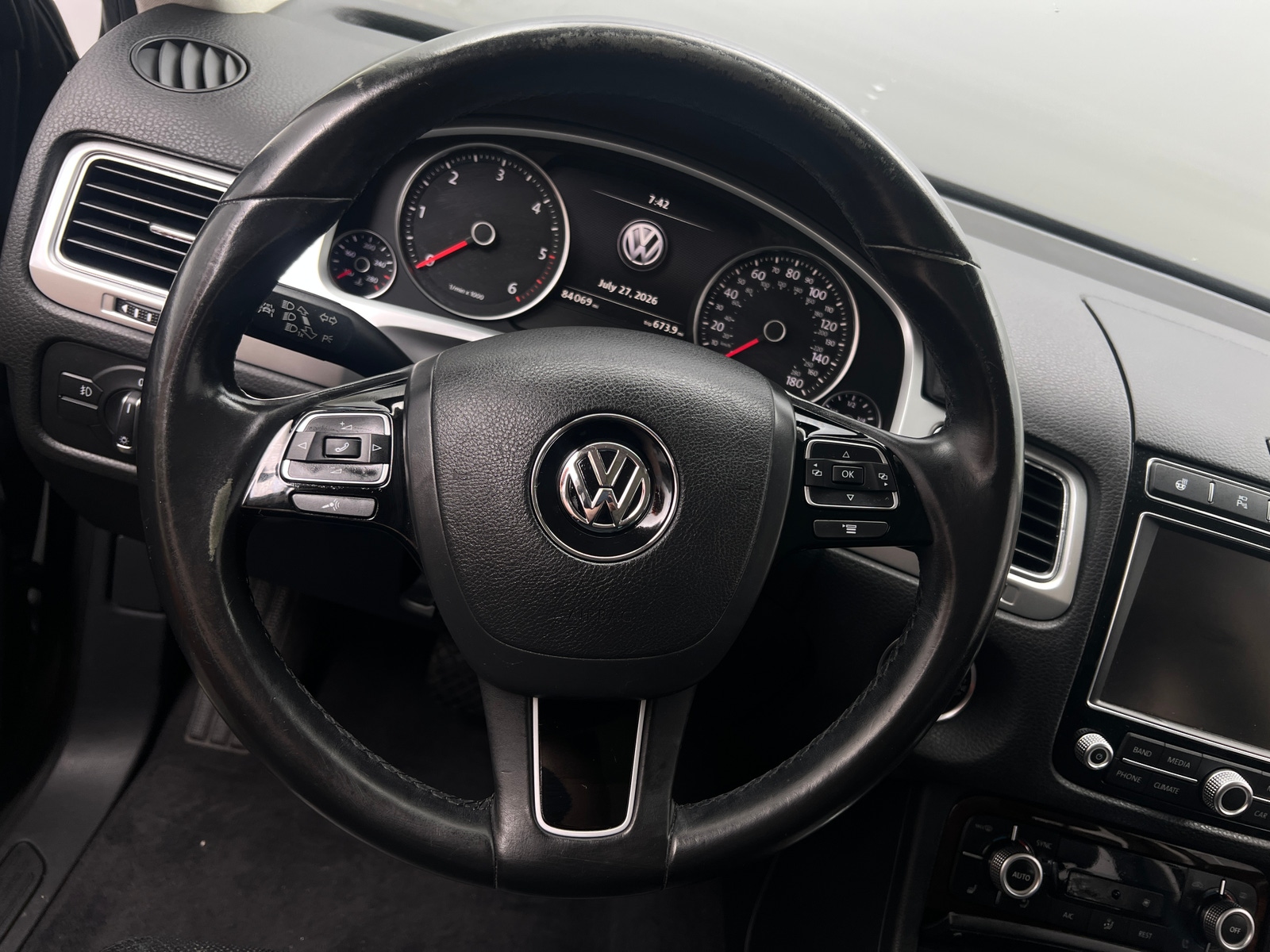 Thumbnail: 2016 Volkswagen Touareg - 5