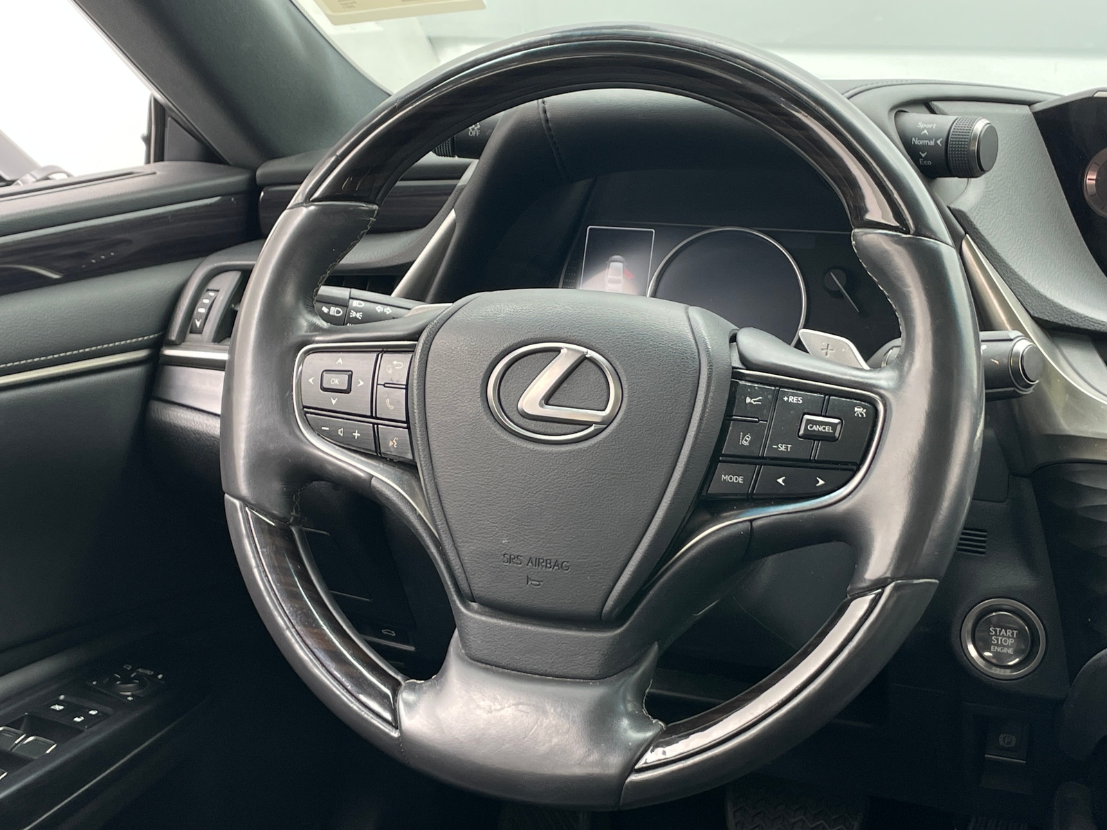Thumbnail: 2021 Lexus ES - 4