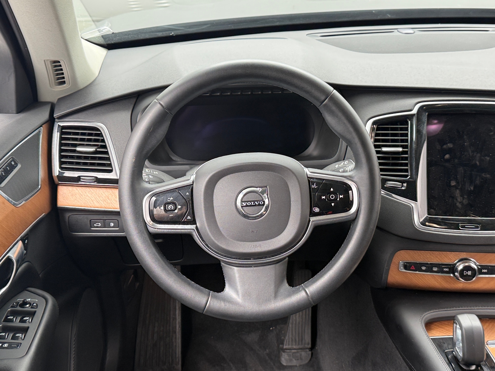 Thumbnail: 2023 Volvo XC90 - 4