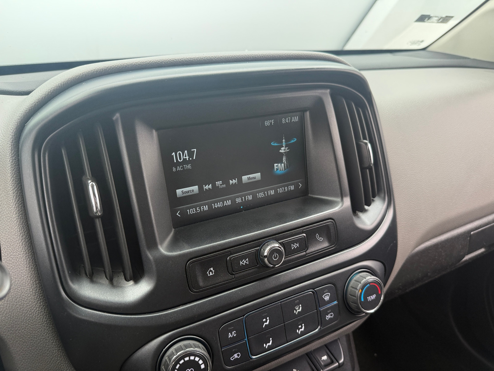 Thumbnail: 2018 Chevrolet Colorado - 4