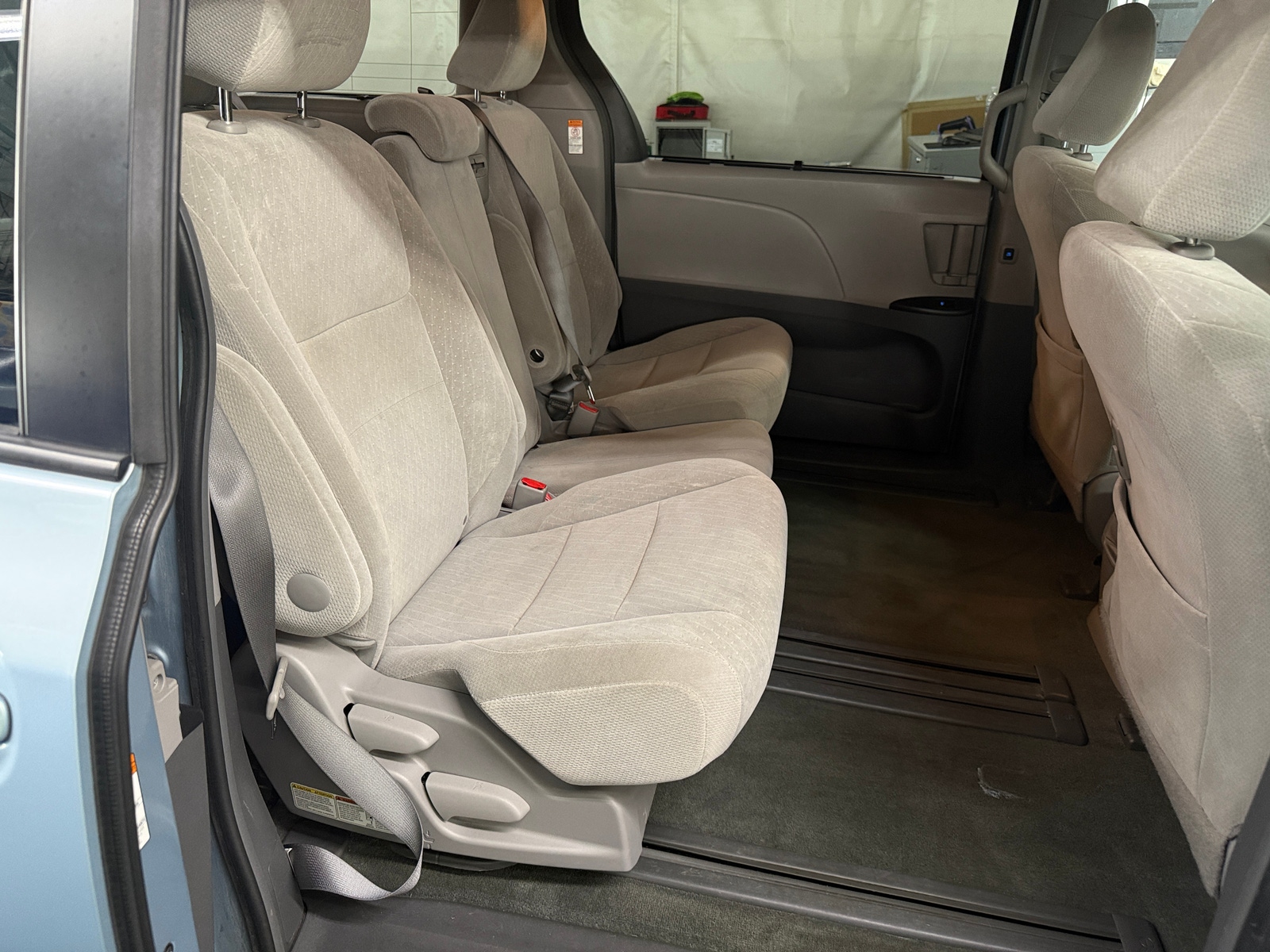 Thumbnail: 2017 Toyota Sienna - 6