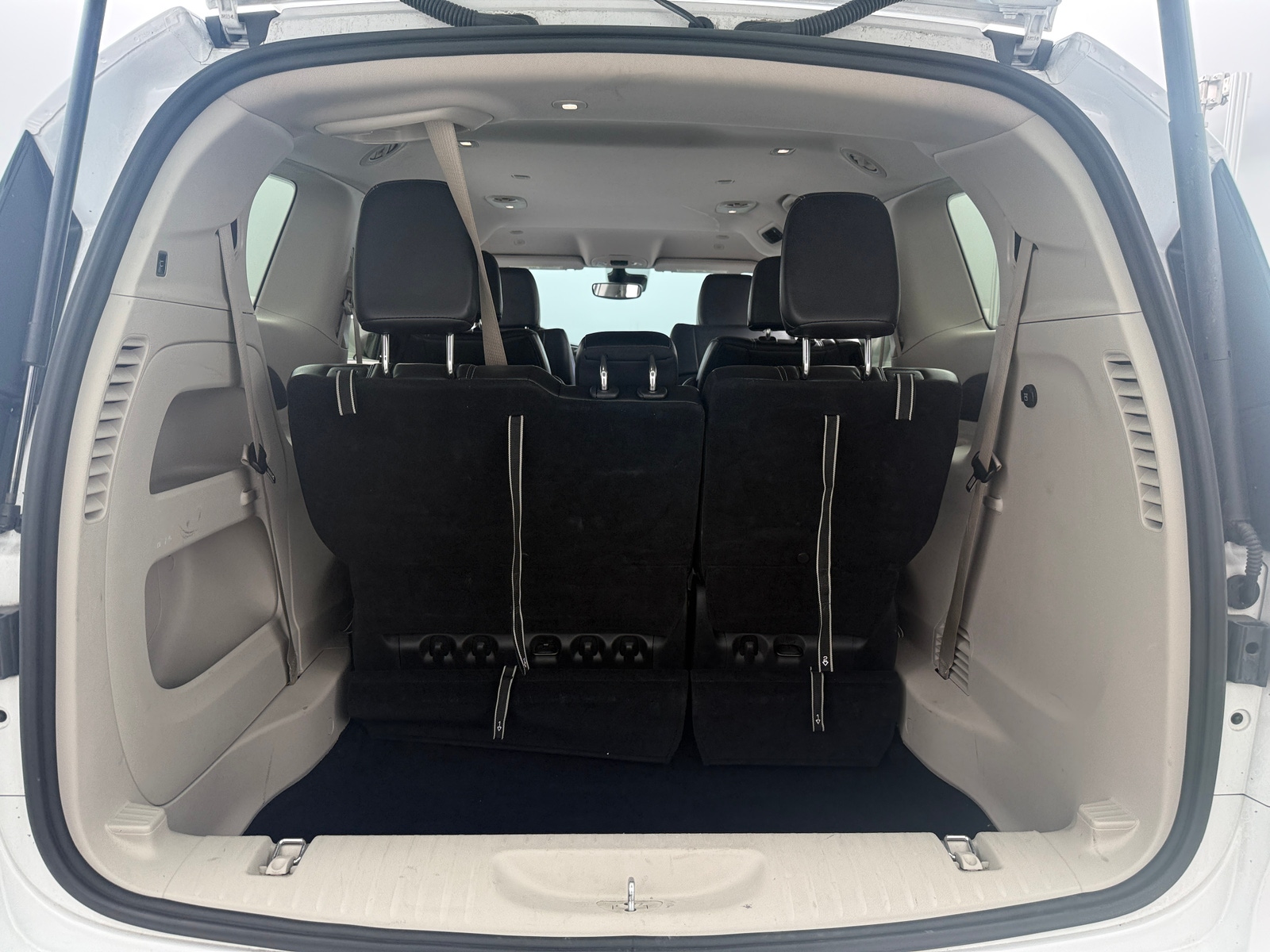 Thumbnail: 2024 Chrysler Pacifica - 6
